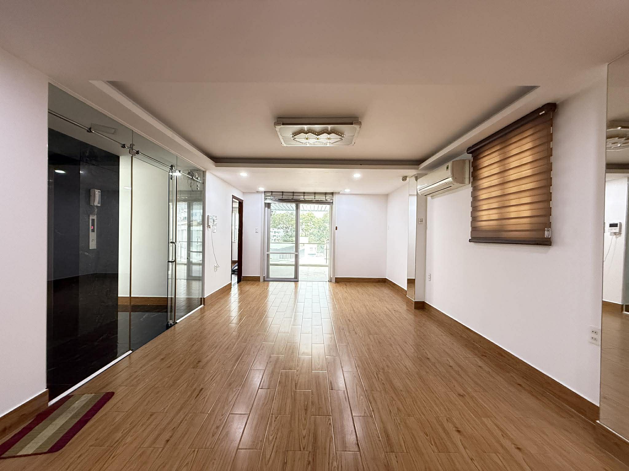 HIẾM - VILLA 2 MẶT TIỀN Q1 - HẺM XE TẢI - 4 TẦNG 10 PN - 132m2 NGANG 9.2m