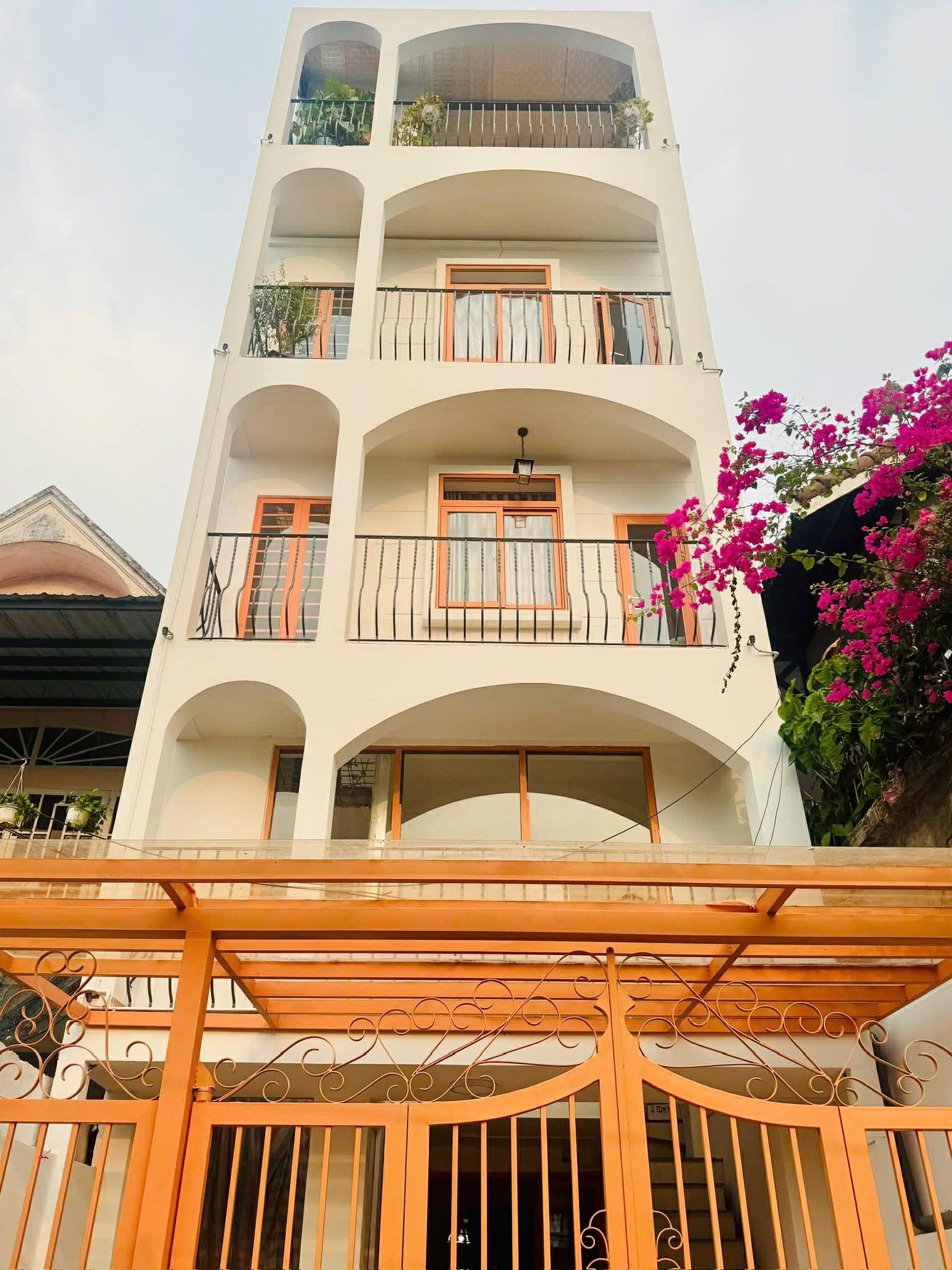 HIẾM! NHÀ 4 TẦNG THẢO ĐIỀN - 13 CHDV - 98m2 NỞ HẬU - THANG MÁY - DOANH THU 70TR/THÁNG 6