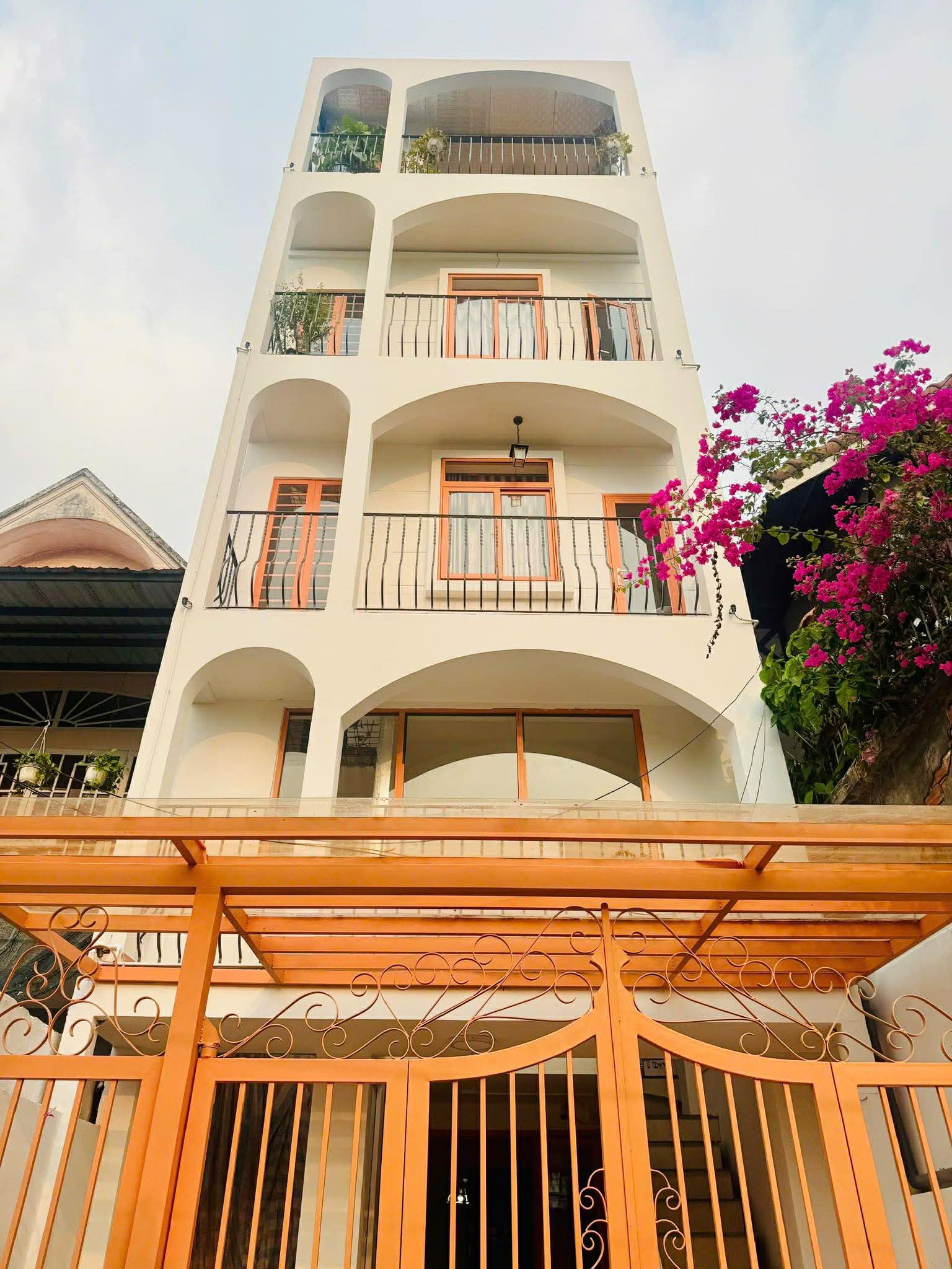 HIẾM! NHÀ 4 TẦNG THẢO ĐIỀN - 13 CHDV - 98m2 NỞ HẬU - THANG MÁY - DOANH THU 70TR/THÁNG 13