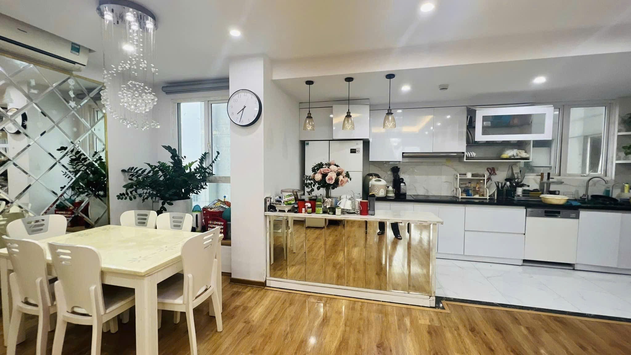 Bán nhanh căn hộ 3PN-105m2 tại Seasons Avenue, có slot oto