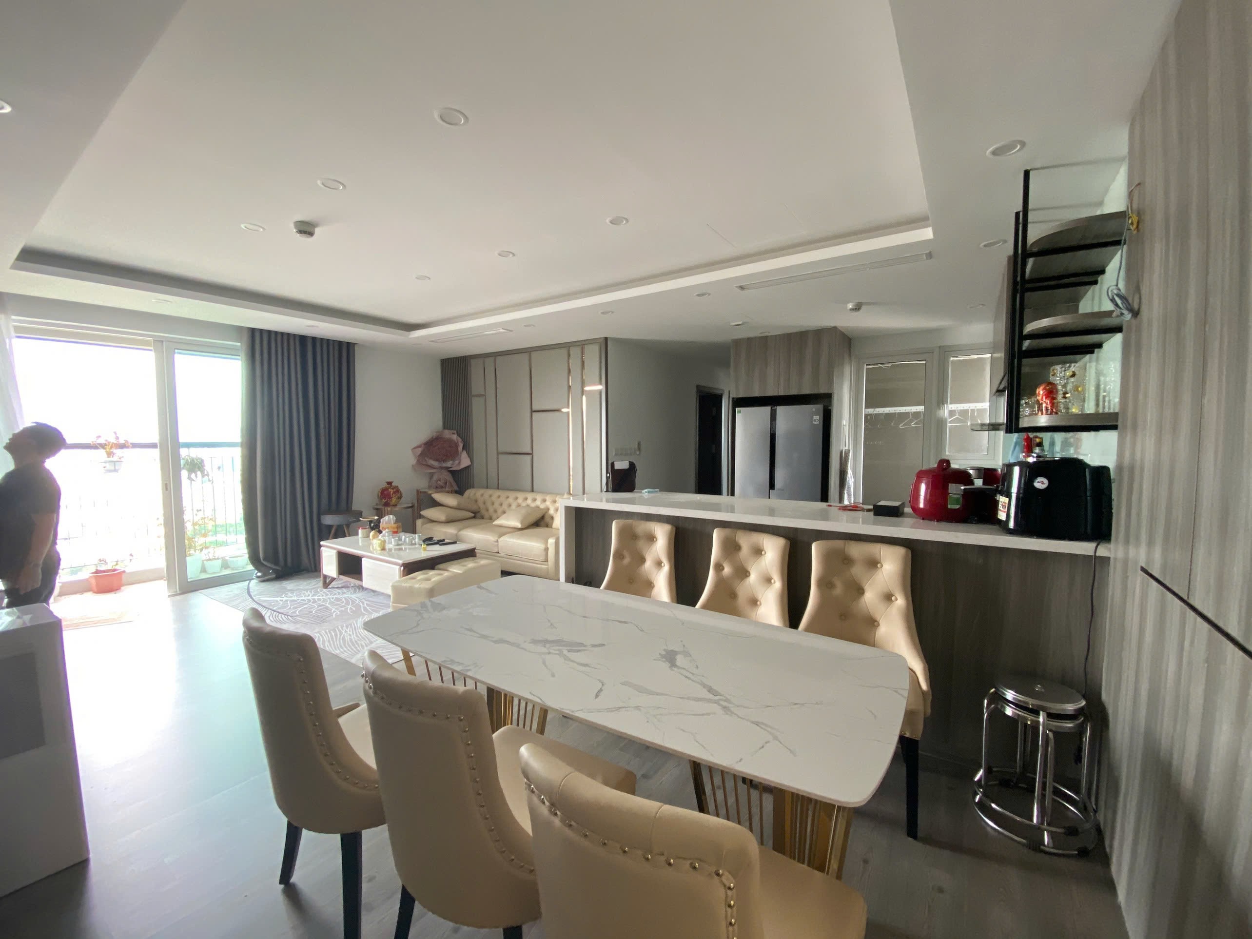 Bán căn hộ 3PN rộng 100m2 tại SEASONS AVENUE, giá 10 tỷ 4