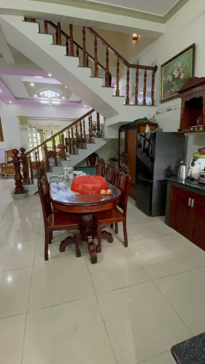 Bán Nhà Phố 2 tầng Full nội thất TT Phú Mỹ 5