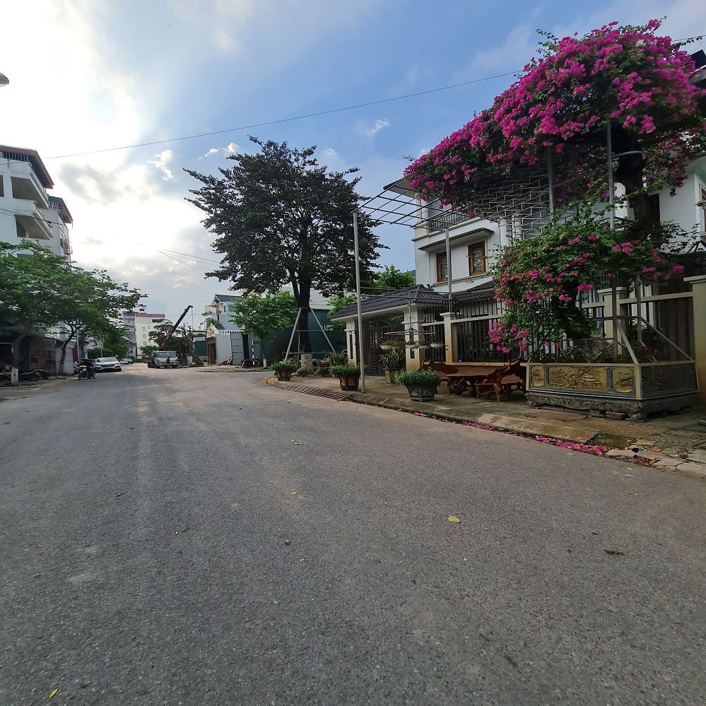 Chuyển nhượng 40m2 đất TĐC Trâu Quỳ, Gia Lâm. Đường 12m. Lh 0989894845. 2