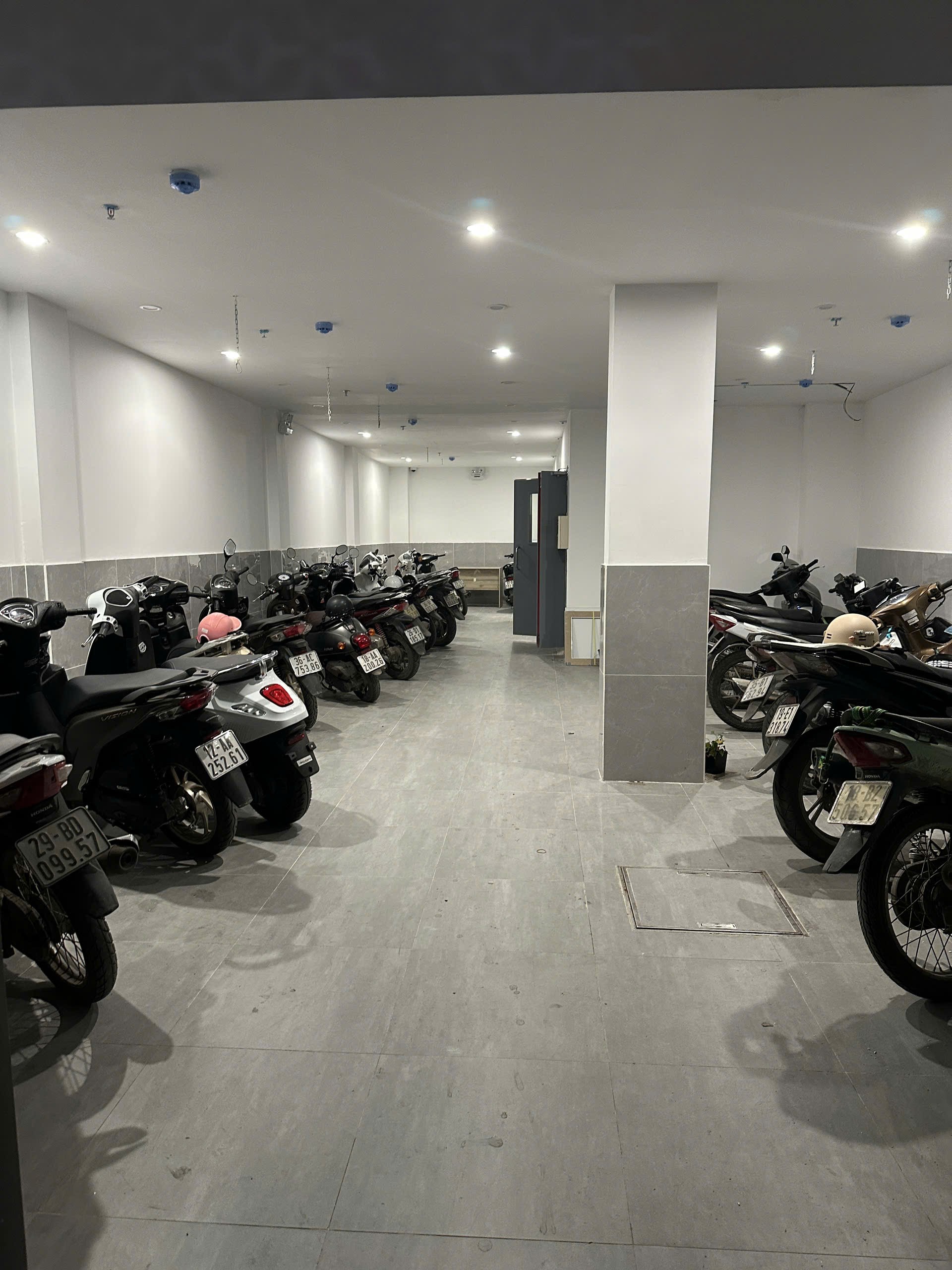 Bán nhà 800m2 sàn 33 phòng tại Trâu Quỳ, Gia Lâm, Hà Nội. 2x tỷ, Lh 0989894845 2