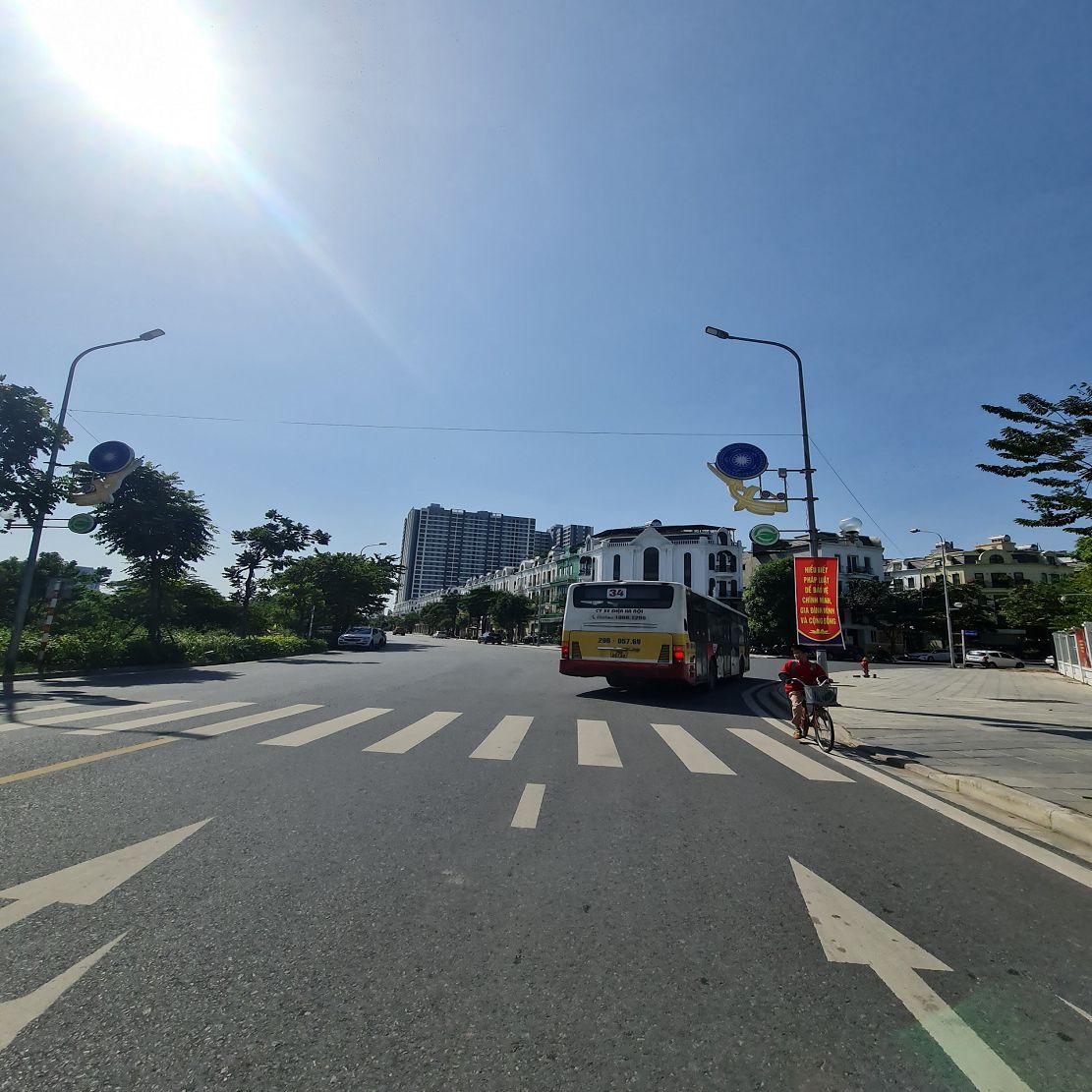 Shophouse Trâu Quỳ, đường 22m kinh doanh sầm uất 77m2 5 tầng nhỉnh 2 chục tỷ Lh 0989894845 Tôi có c 2