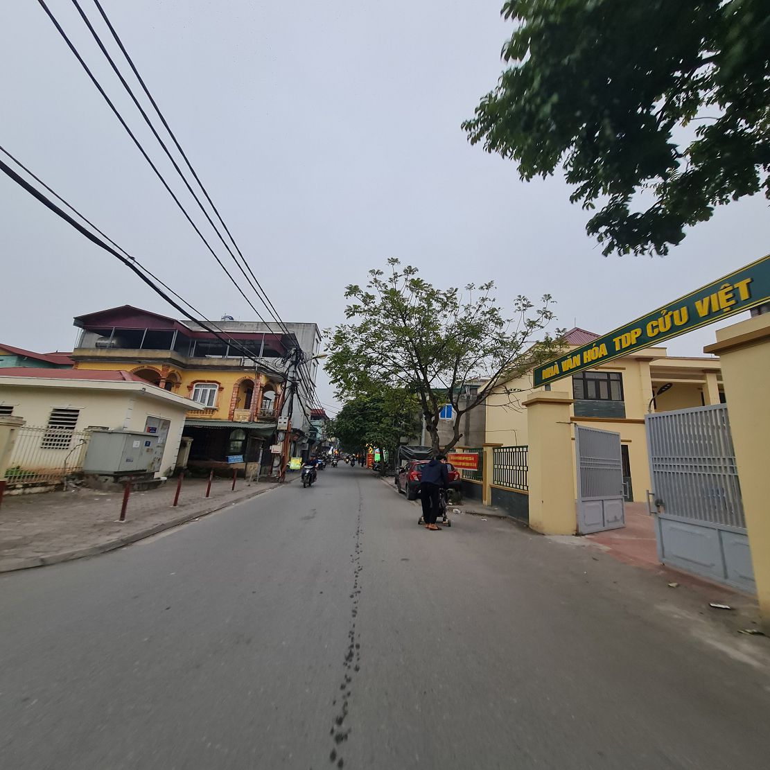 Đất khu chợ sinh viên học viện VNUA Trâu Quỳ, GL. 90m2 mt 5m đường 4m thông. Lh 0989894845 Tôi có l 3