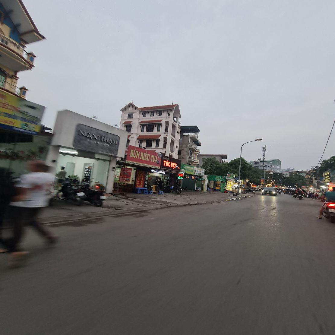 Bán đất trung tâm Trâu Quỳ, Gia Lâm. 36m2, đường 22m, kinh doanh. 7 tỷ x. Lh 0989894845 Tôi có lô đ 2