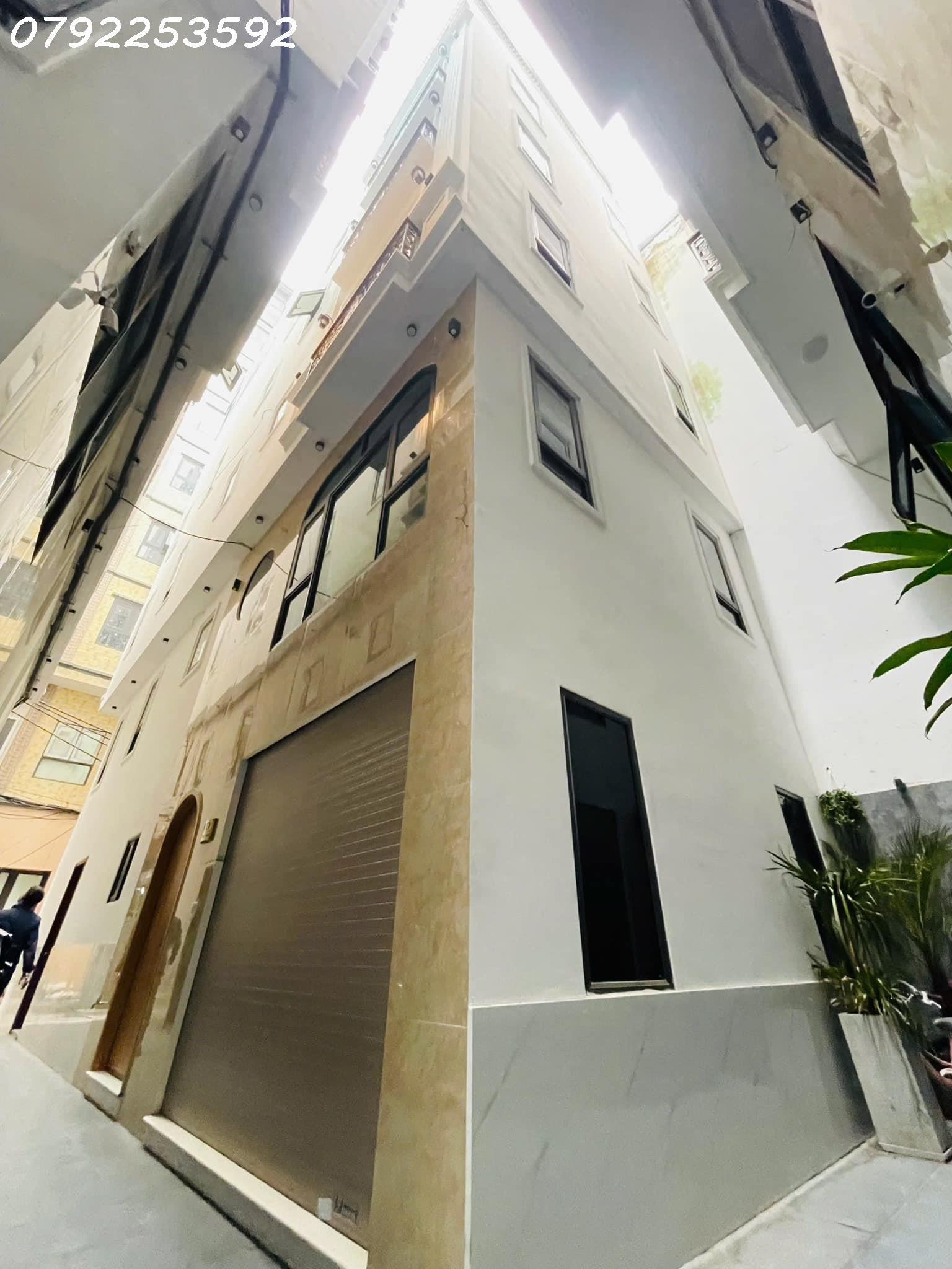 Bán Nhà Phố Trần Duy Hưng. Cầu Giấy. Diện Tích 30m. x6 Tầng. Mặt tiền 5.7m. Giá bán 14.8 tỷ. 2