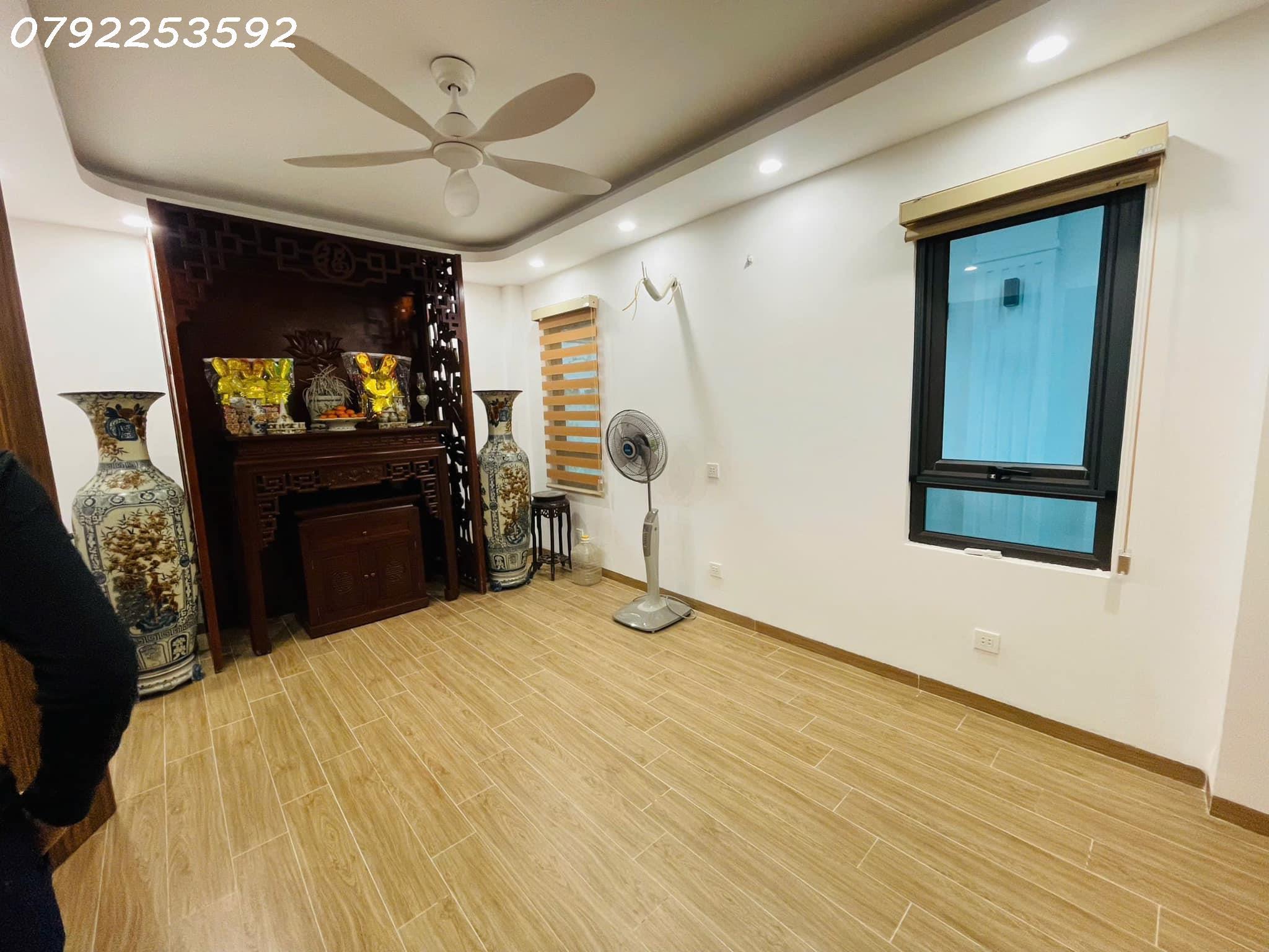 Bán Nhà Phố Trần Duy Hưng. Cầu Giấy. Diện Tích 30m. x6 Tầng. Mặt tiền 5.7m. Giá bán 14.8 tỷ. 5