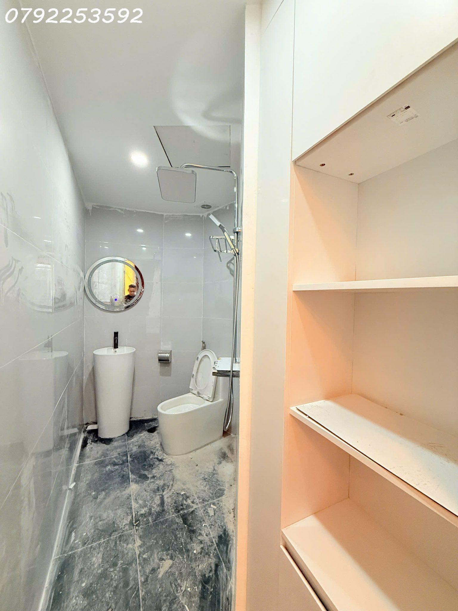 Bán Nhà! Văn Chương. Đống Đa. 27-30m x 4 tầng. Mặt Tiền 5m. Giá bán 7.5 tỷ. 4