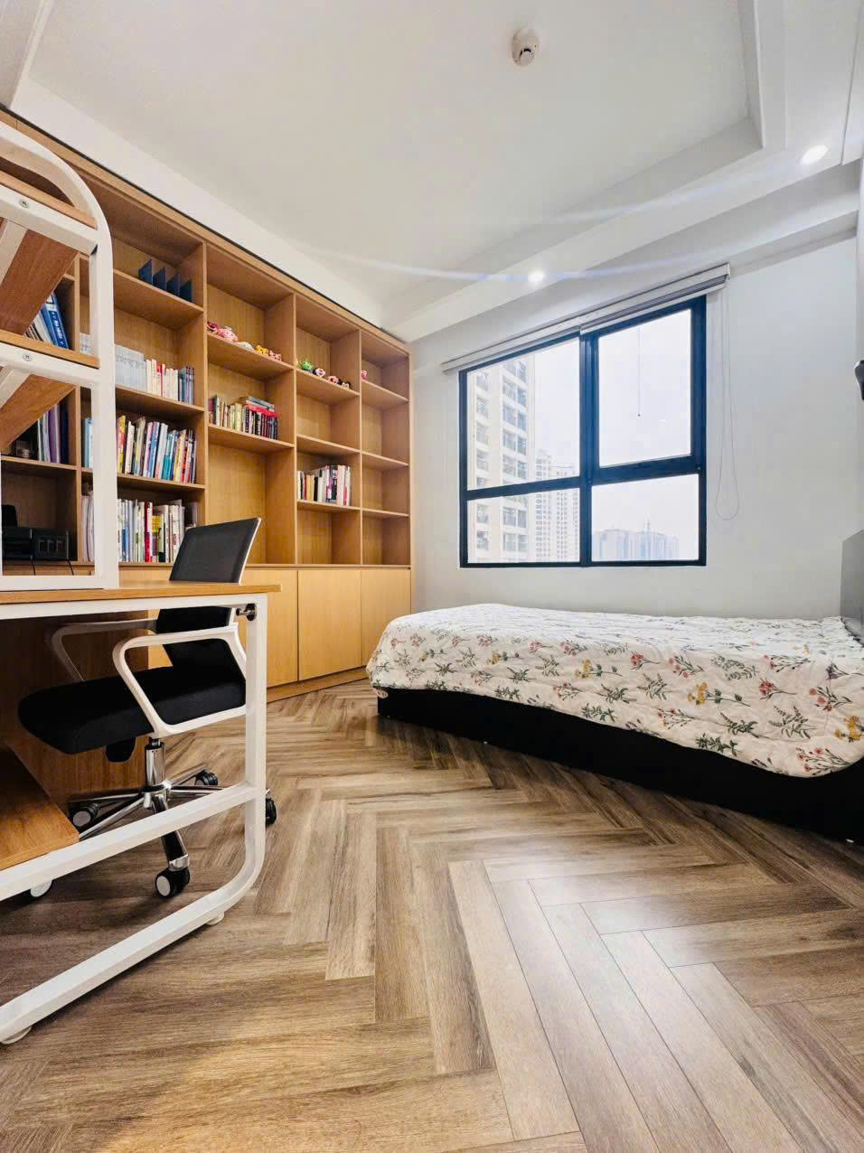 Cần bán căn 3PN-85m2 VINHOMES D'CAPITALE - TÒA C3 view hồ 4