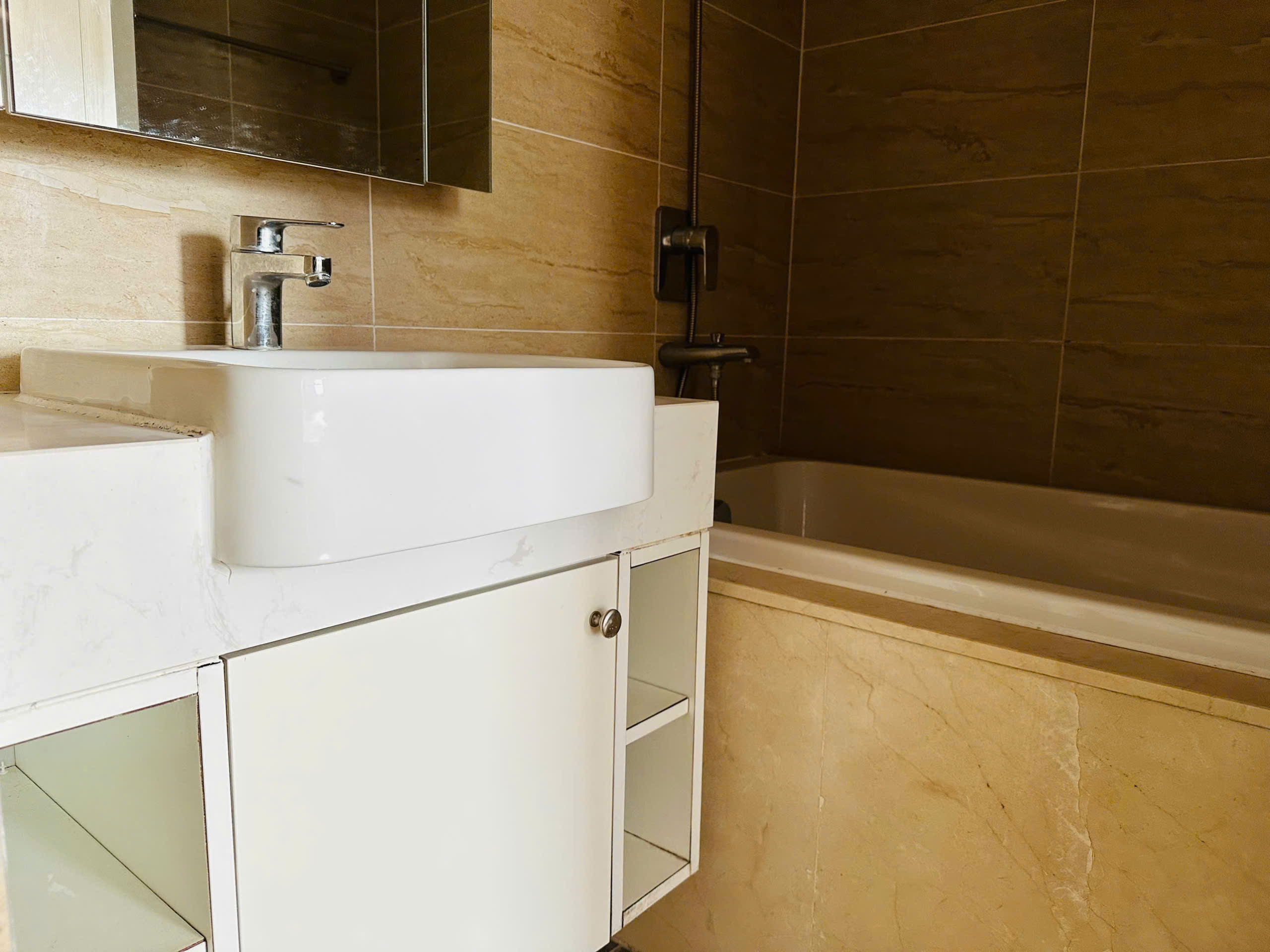 Chính chủ cần bán 2PN VINHOMES D'CAPITALE CHỈ 9.1 tỷ 5