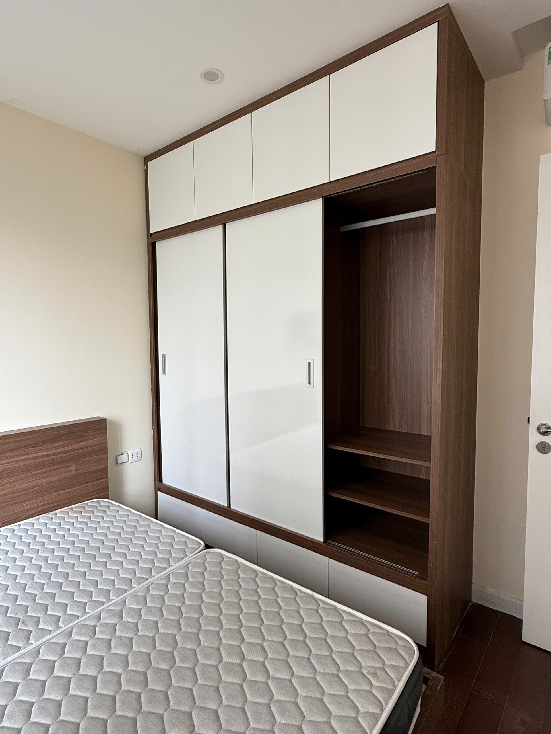 Bán căn hộ 3PN VIEW HỒ tại Vinhomes Trần Duy Hưng, chỉ 12.x t.ỷ 3