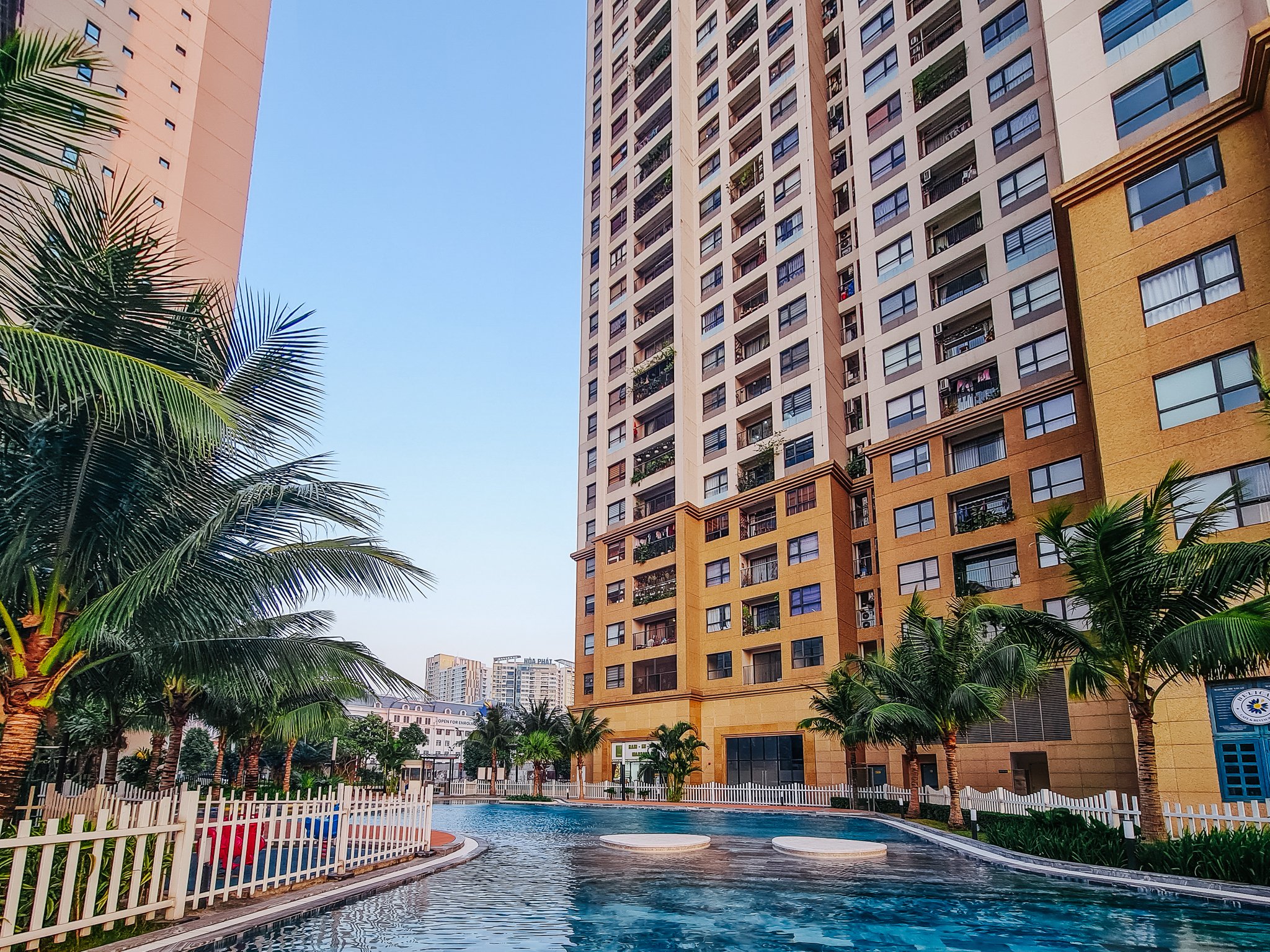 Bán căn hộ 3pn dt 103m2 VIEW PHỐ cực đẹp tại Vinhomes D'Capitale 2