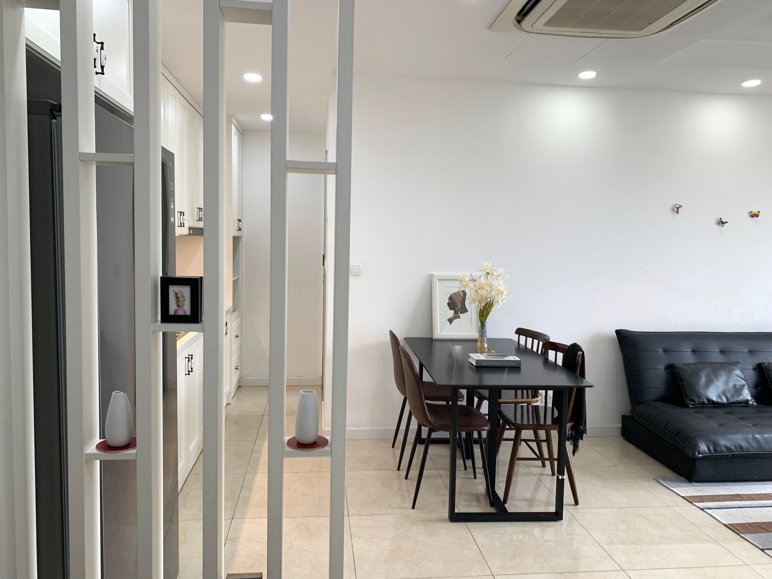 Bán căn 2PN - VIEW PHỐ tại Vinhomes D'Capitale, full đồ giá tốt 2