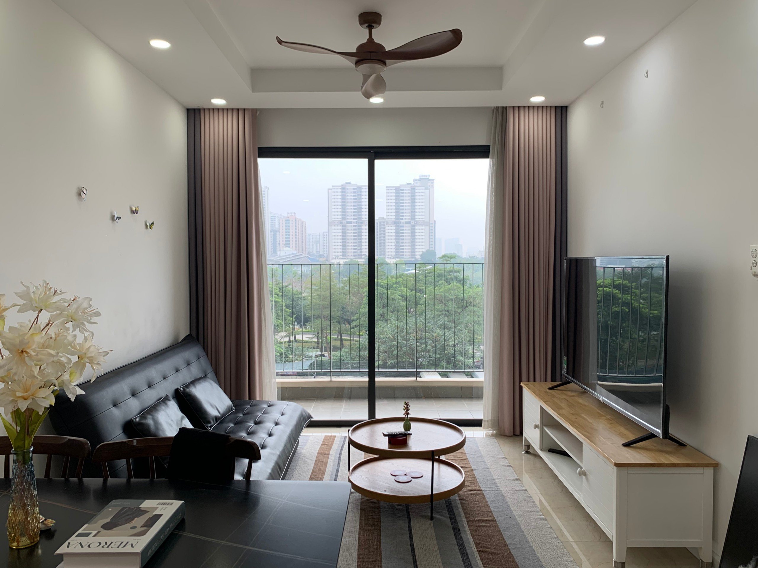 Bán căn 2PN - VIEW PHỐ tại Vinhomes D'Capitale, full đồ giá tốt 4