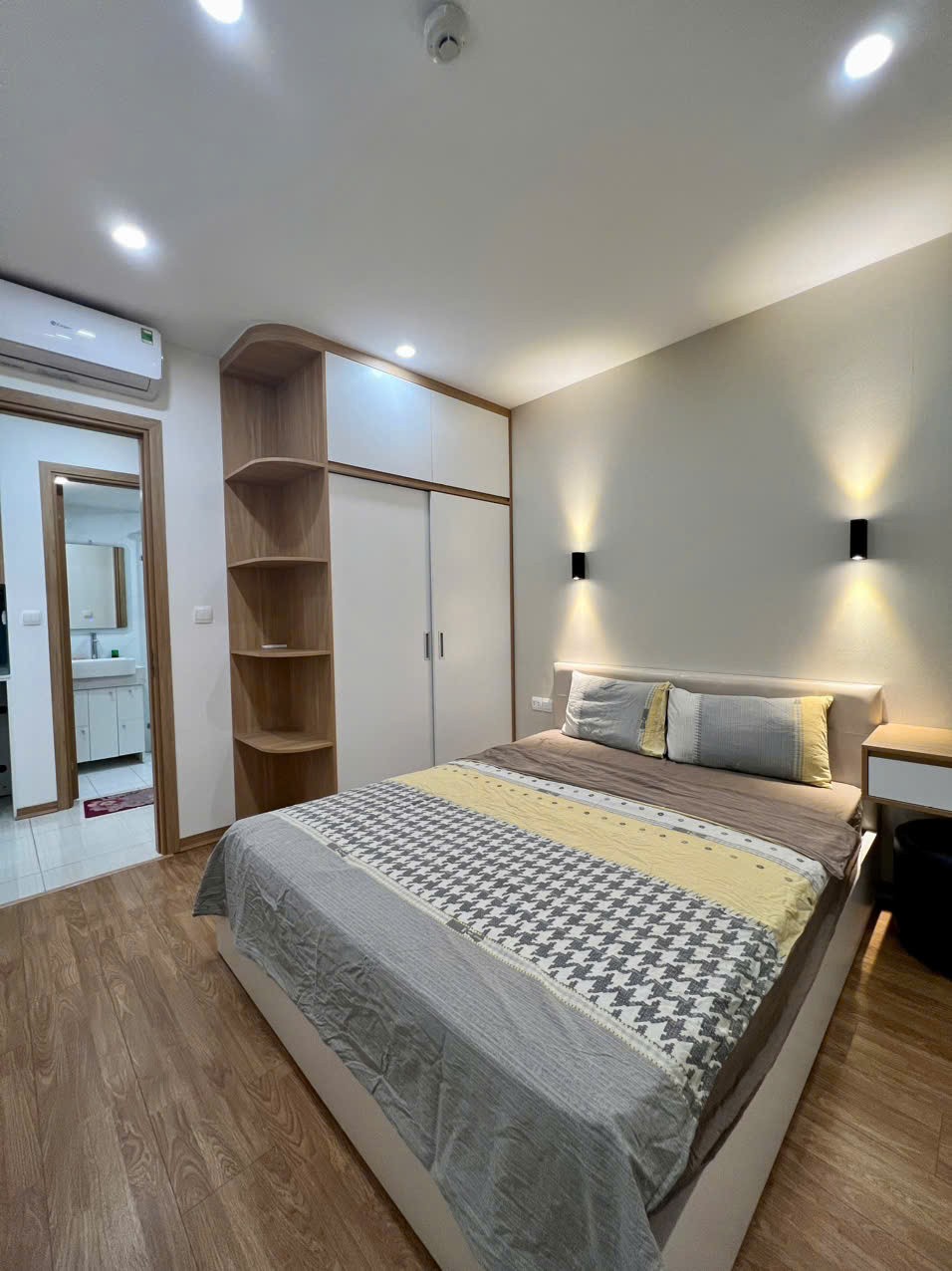 BÁN CĂN 2PN VIEW HỒ rộng 84m2 tại Vinhomes D'Capitale, giá tốt 4