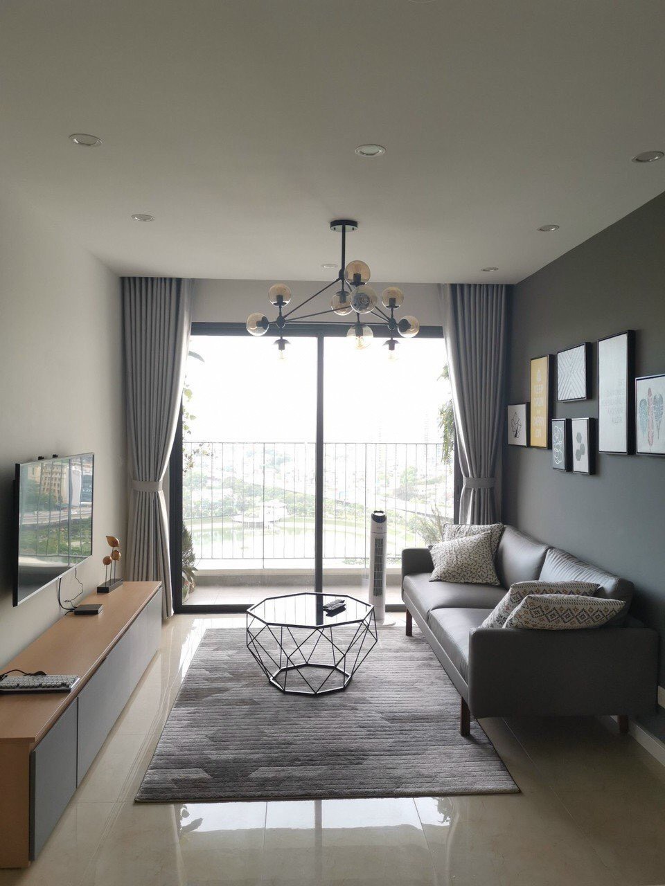 Bán căn 2PN VIEW HỒ rẻ nhất Vinhomes D'capitale full đồ – CHỈ 9 TỶ 2