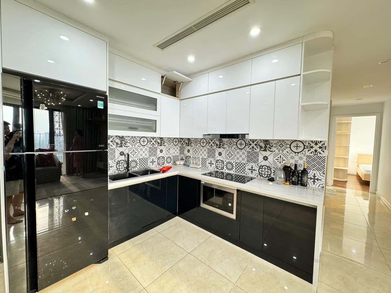 Bán căn hộ Vinhomes D'Capitale tòa C6, 100m2 - 3PN giá tốt 6