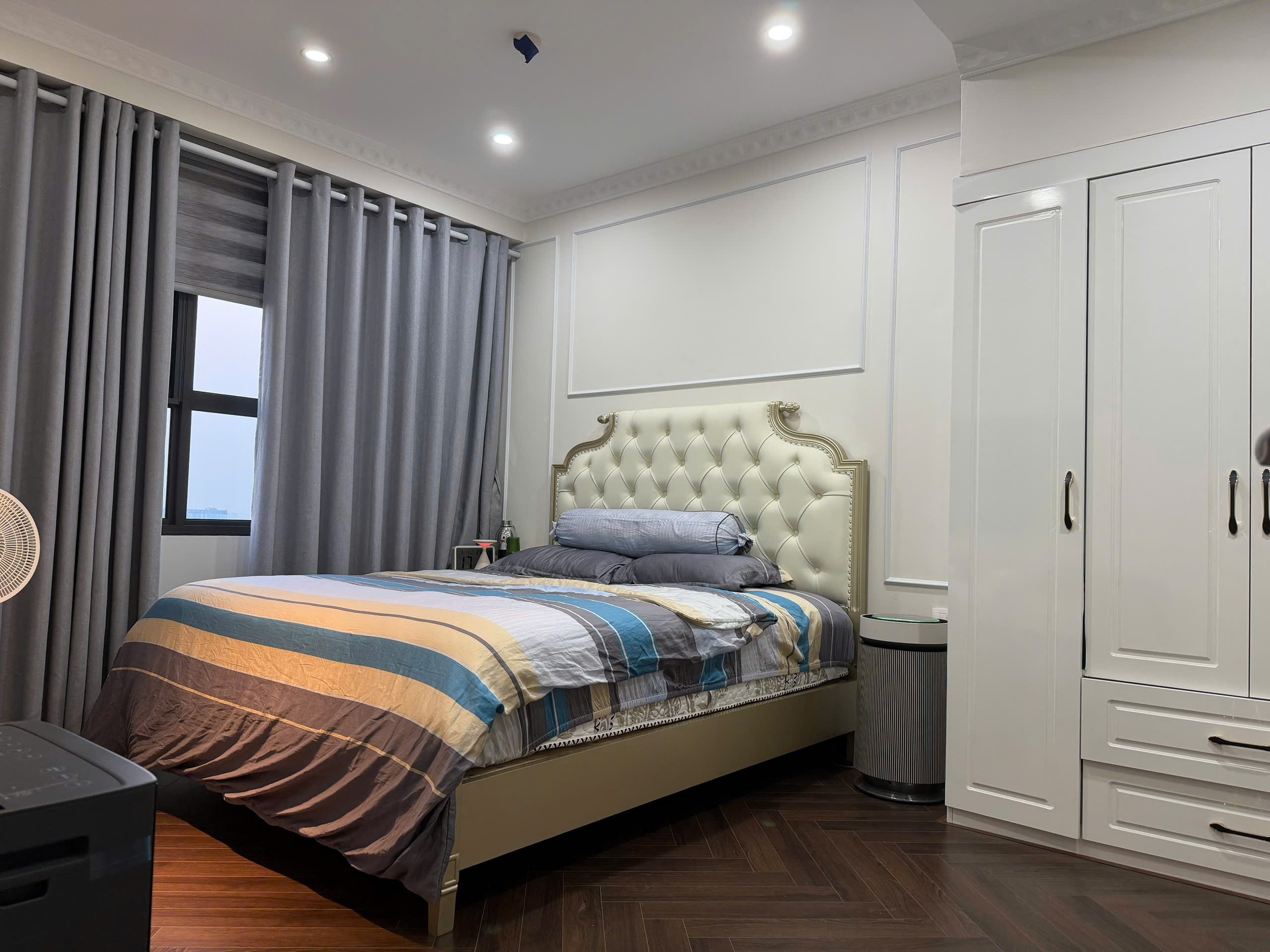 Bán căn hộ 3PN VIEW HỒ C3 Vinhomes D'Capitale - 12.x tỷ 5