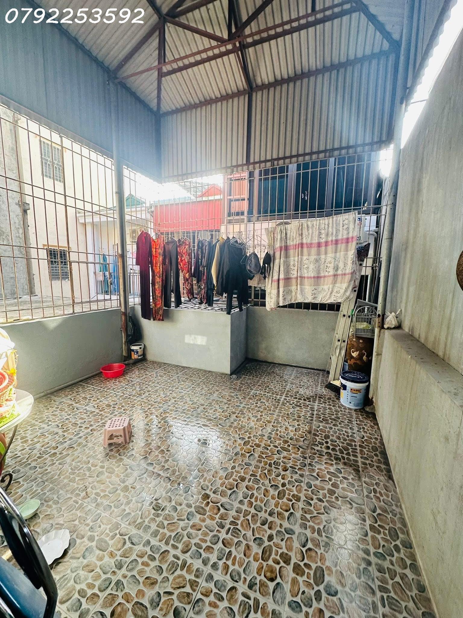 Bán Nhà Vũ Hữu. Thanh Xuân. Diện Tích 50m x3 tầng. Mặt tiền 3.5m. Giá Bán 18.8 tỷ 3