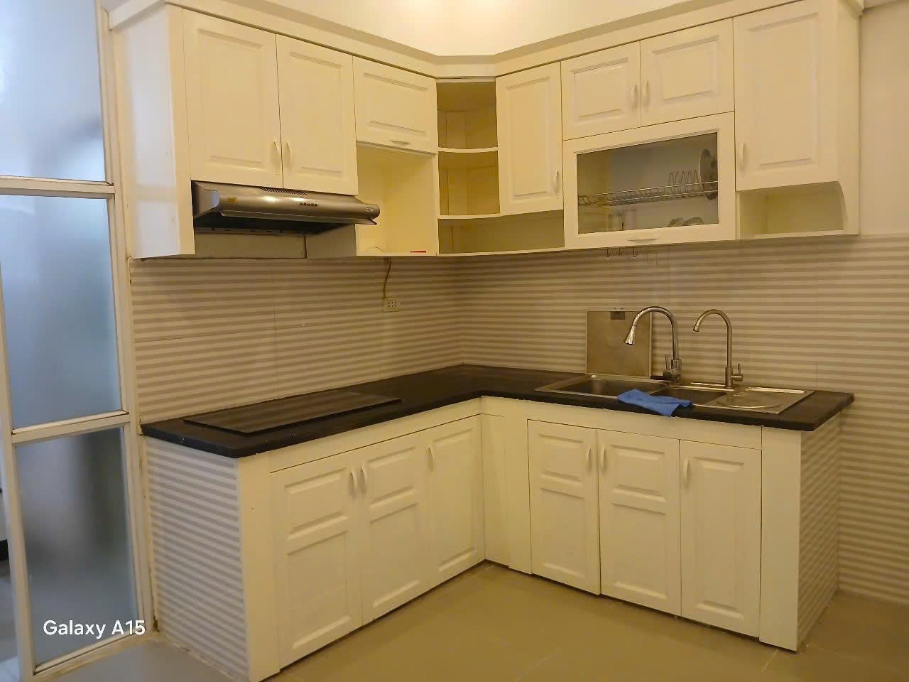 Cho thuê nhà ngõ 690 Lạc Long Quân, Tây Hồ 50m x 3T giá 16 triệu NHÀ ĐẸP, Ở NGAY