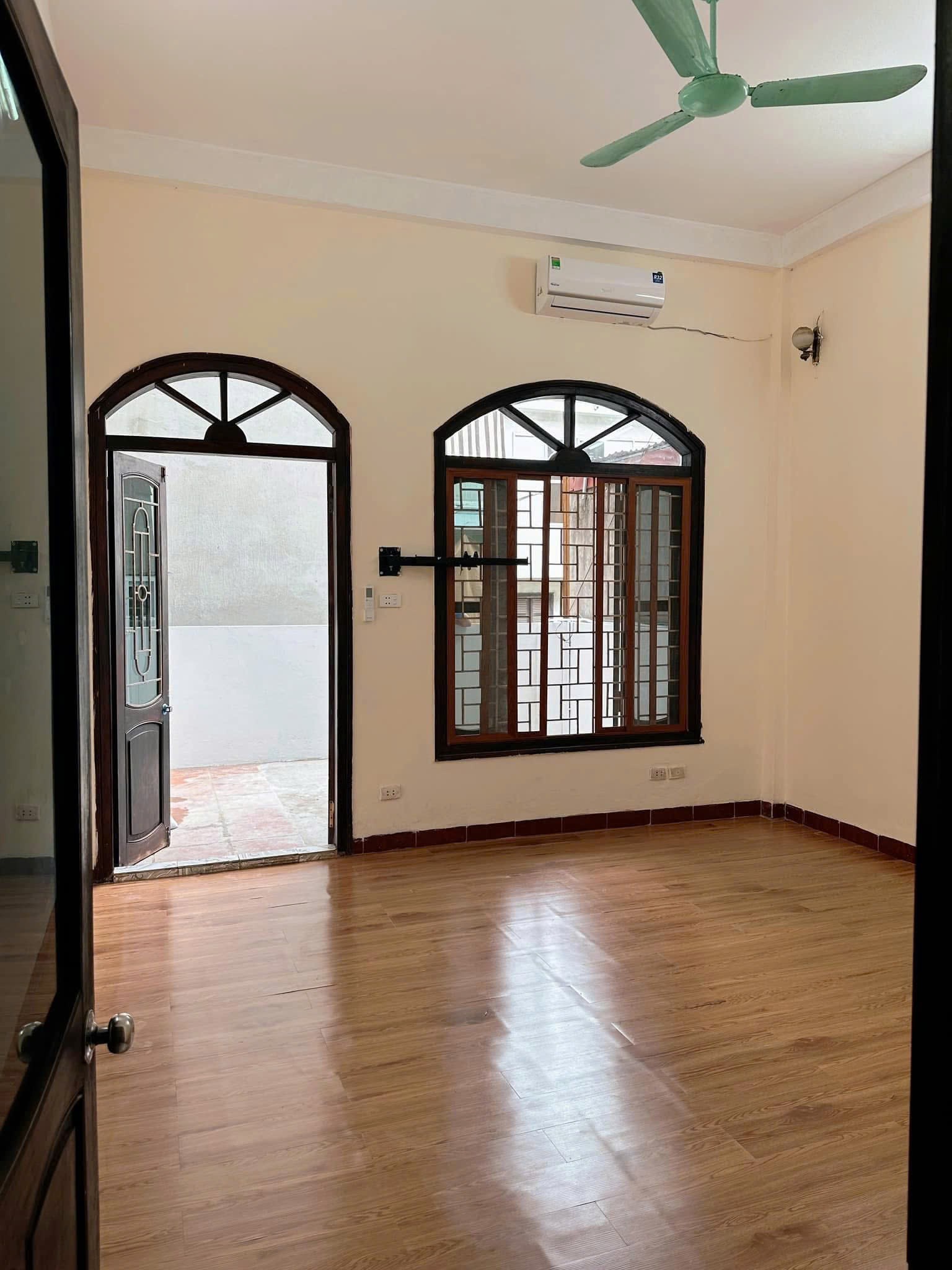 Cho thuê nhà nguyên căn Ngõ 58 Nguyễn Khánh Toàn - Cầu Giấy 68m x 4T giá 15 triệu