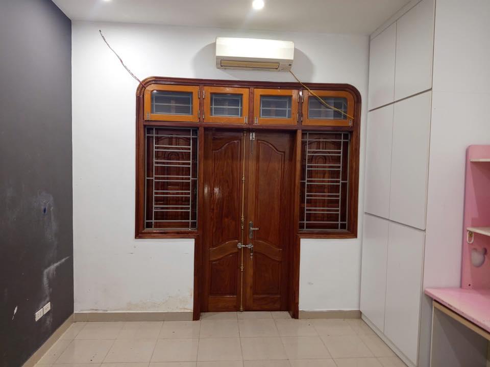Cần cho thuê nhà riêng 381 Nguyễn Khang, Cầu Giấy 35m x 4T giá 11TR, Ô TÔ ĐỖ GẦN 2