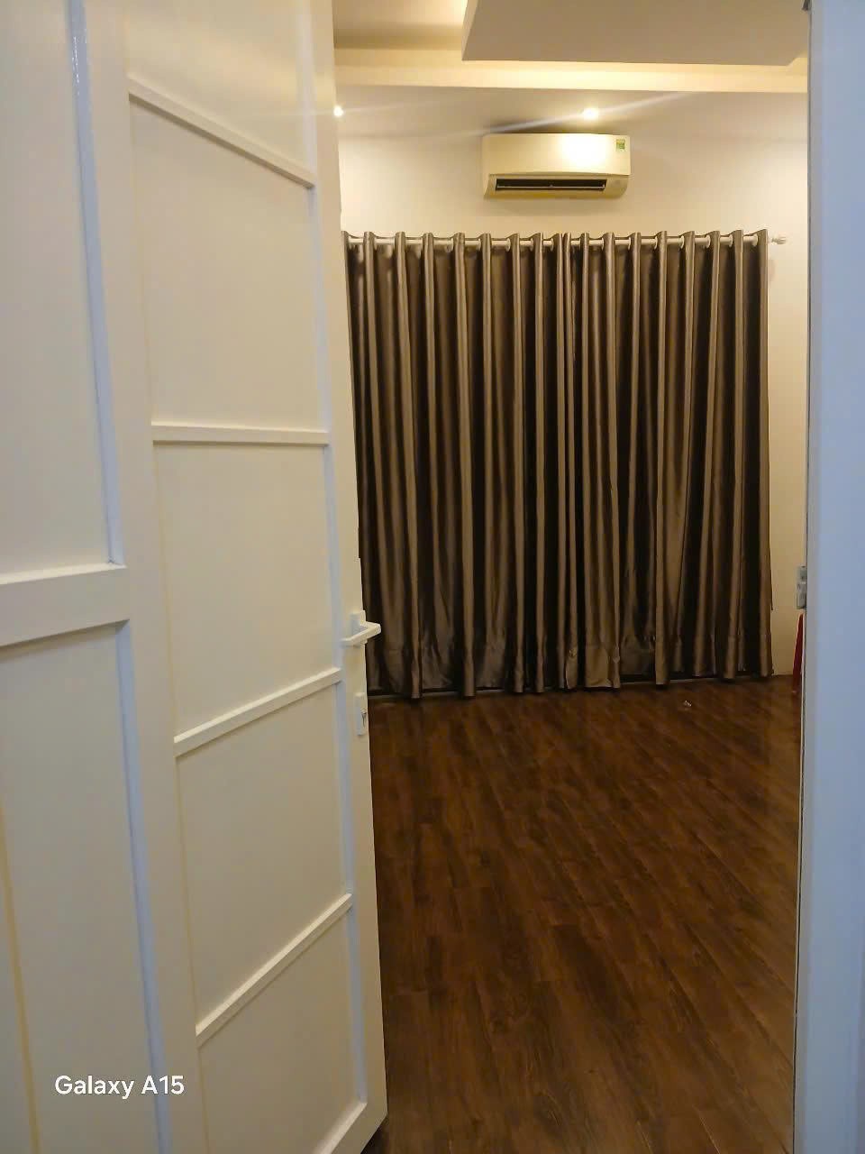 Cho thuê nhà ngõ 690 Lạc Long Quân, Tây Hồ 50m x 3T giá 16 triệu NHÀ ĐẸP, Ở NGAY 2