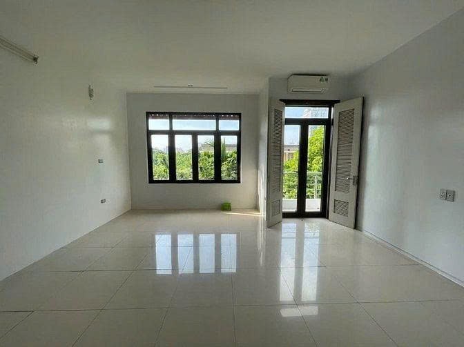 Cho thuê nhà riêng Nguyễn Văn Huyên - Cầu Giấy 82m x 5T GIÁ 35TR Ô TÔ, VỈA HÈ 2