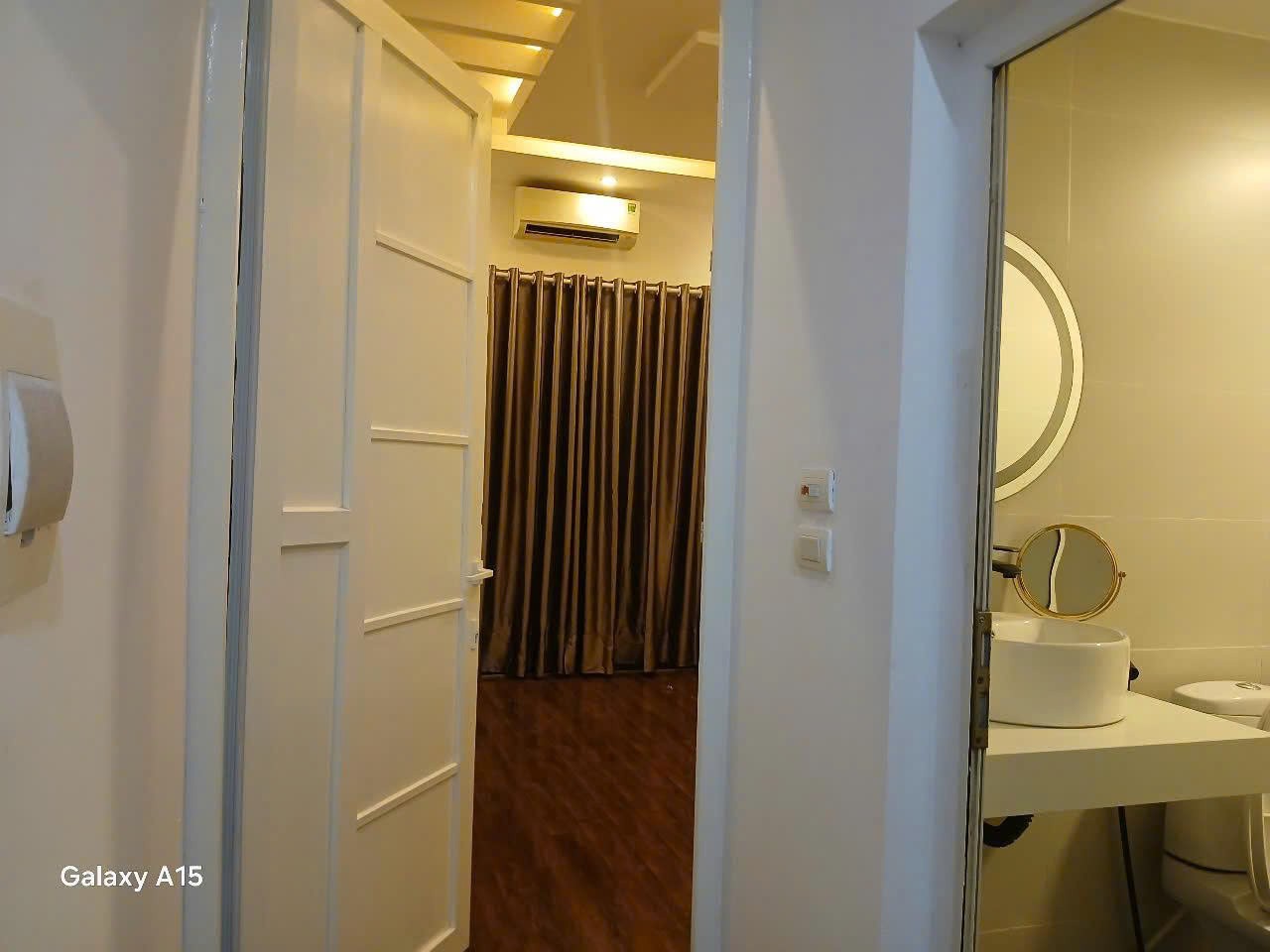 Cho thuê nhà ngõ 690 Lạc Long Quân, Tây Hồ 50m x 3T giá 16 triệu NHÀ ĐẸP, Ở NGAY 3