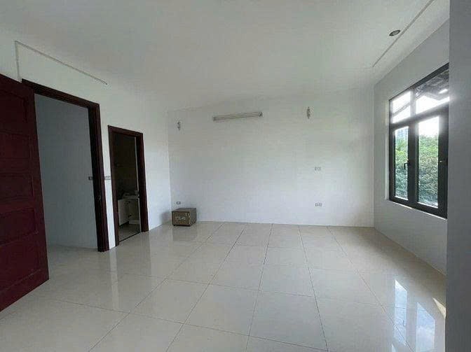 Cho thuê nhà riêng Nguyễn Văn Huyên - Cầu Giấy 82m x 5T GIÁ 35TR Ô TÔ, VỈA HÈ 3