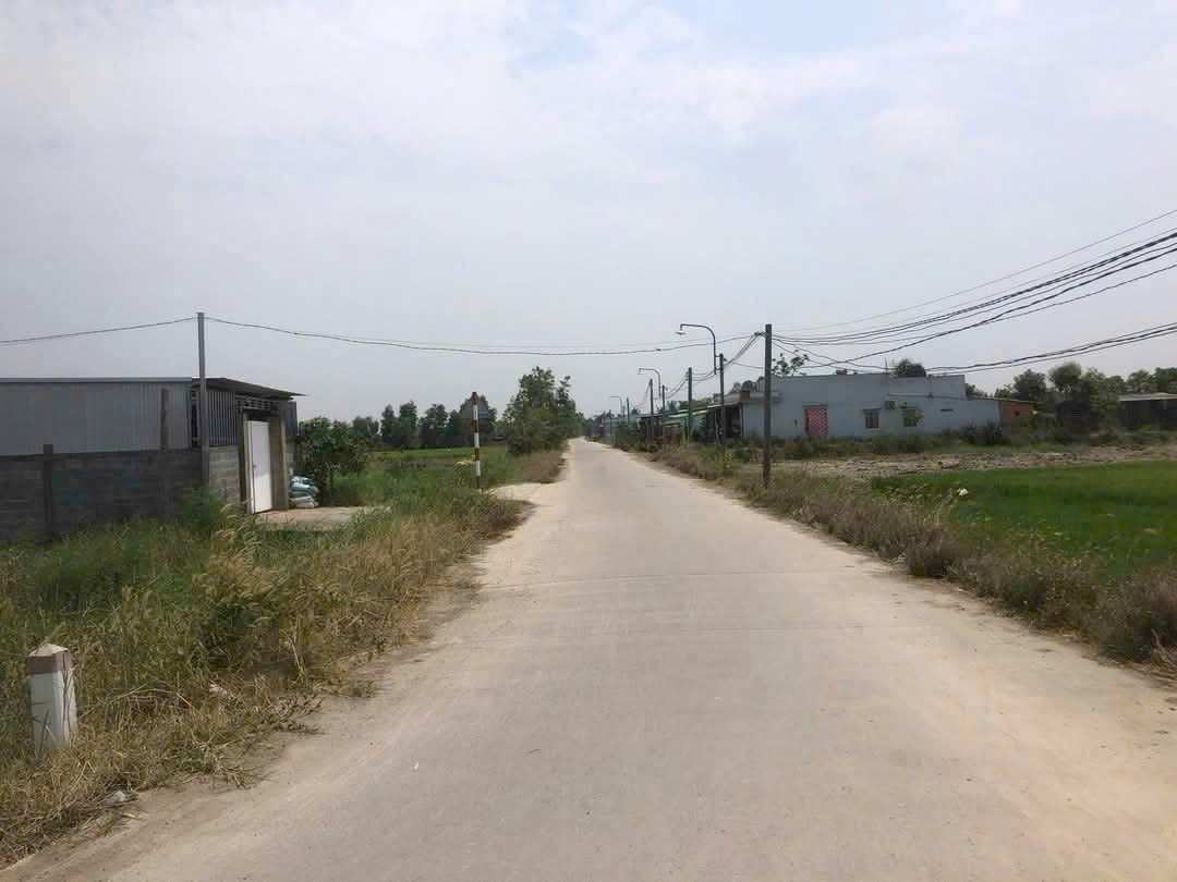 Đất nền thổ cư 114m2 mt xe hơi xã Tân Lân giá mua đầu tư 750tr/nền