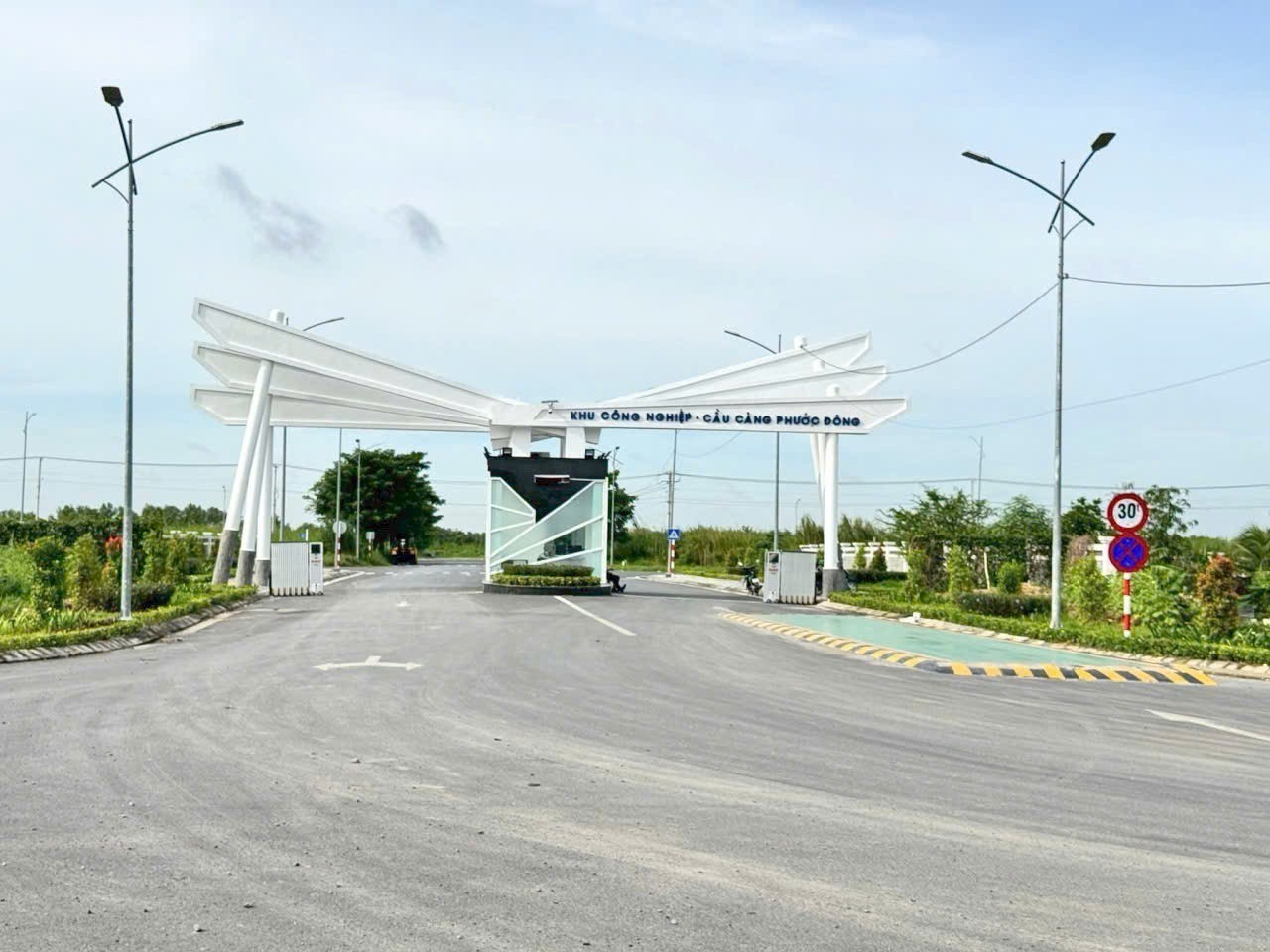 Đất thổ cư 178m2 mt xe hơi xã Tân Lân Chủ bán xả cuối năm 650tr/nền