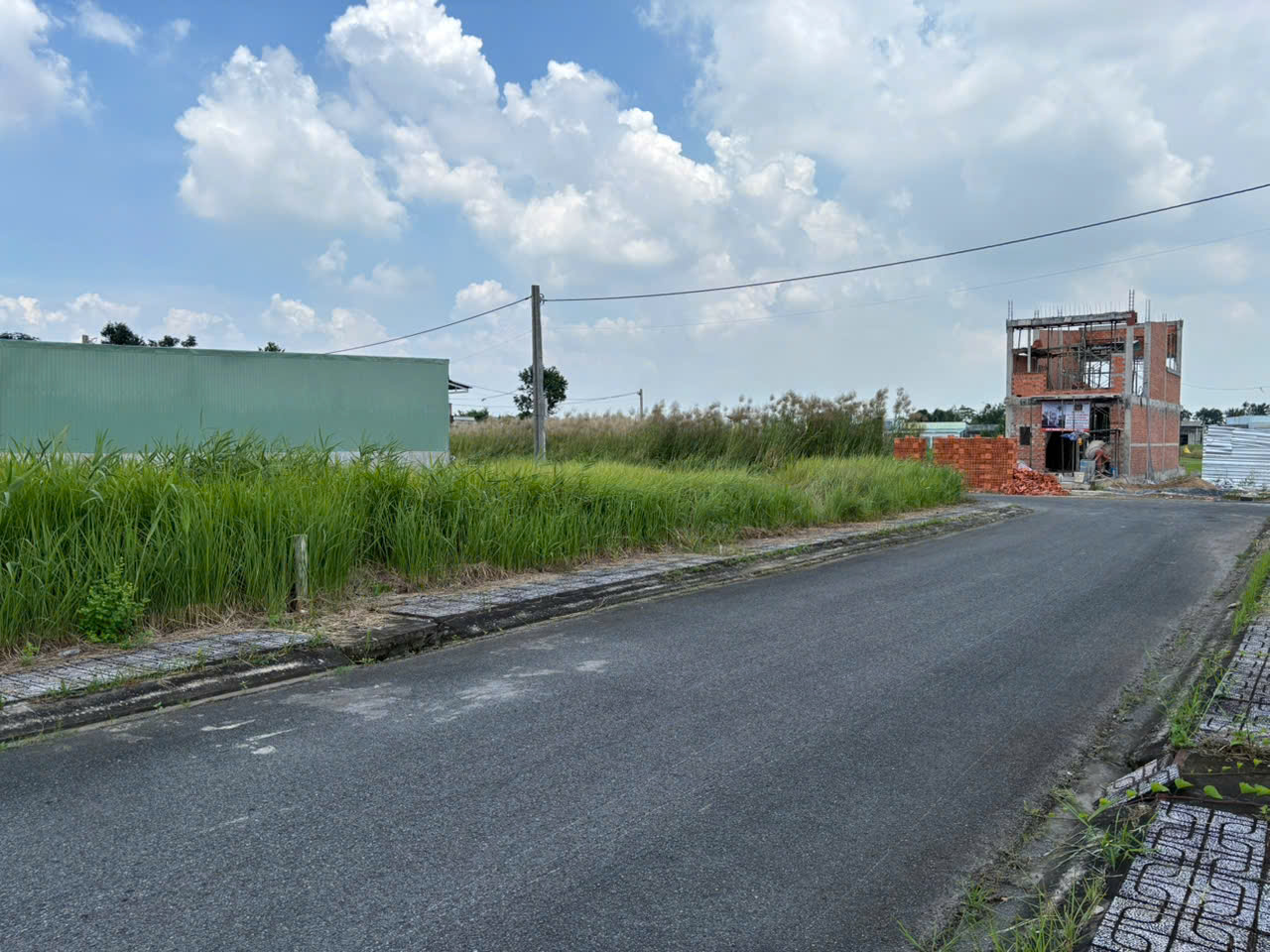 Nền góc 2 mt đường 144m2 kdc Nam Phong giá xả cuối năm 1 tỏi 250tr 2