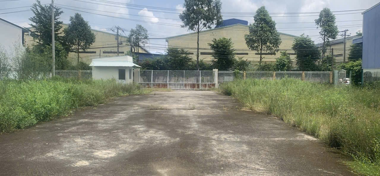 Bán nhà xưởng Tân Khánh, TP Tân An, 3000m2, full thổ, giá 36 tỷ 2