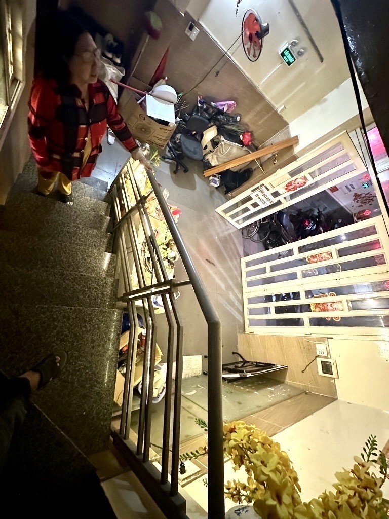 BÁN NHÀ Đ.SỐ- CÁCH VÀI BƯỚC CHÂN CÓ XE HƠI- HIẾM CÓ NGANG LỚN 4.7M- LƯU THÔNG  KHÁNH HỘI- HOÀNG 3