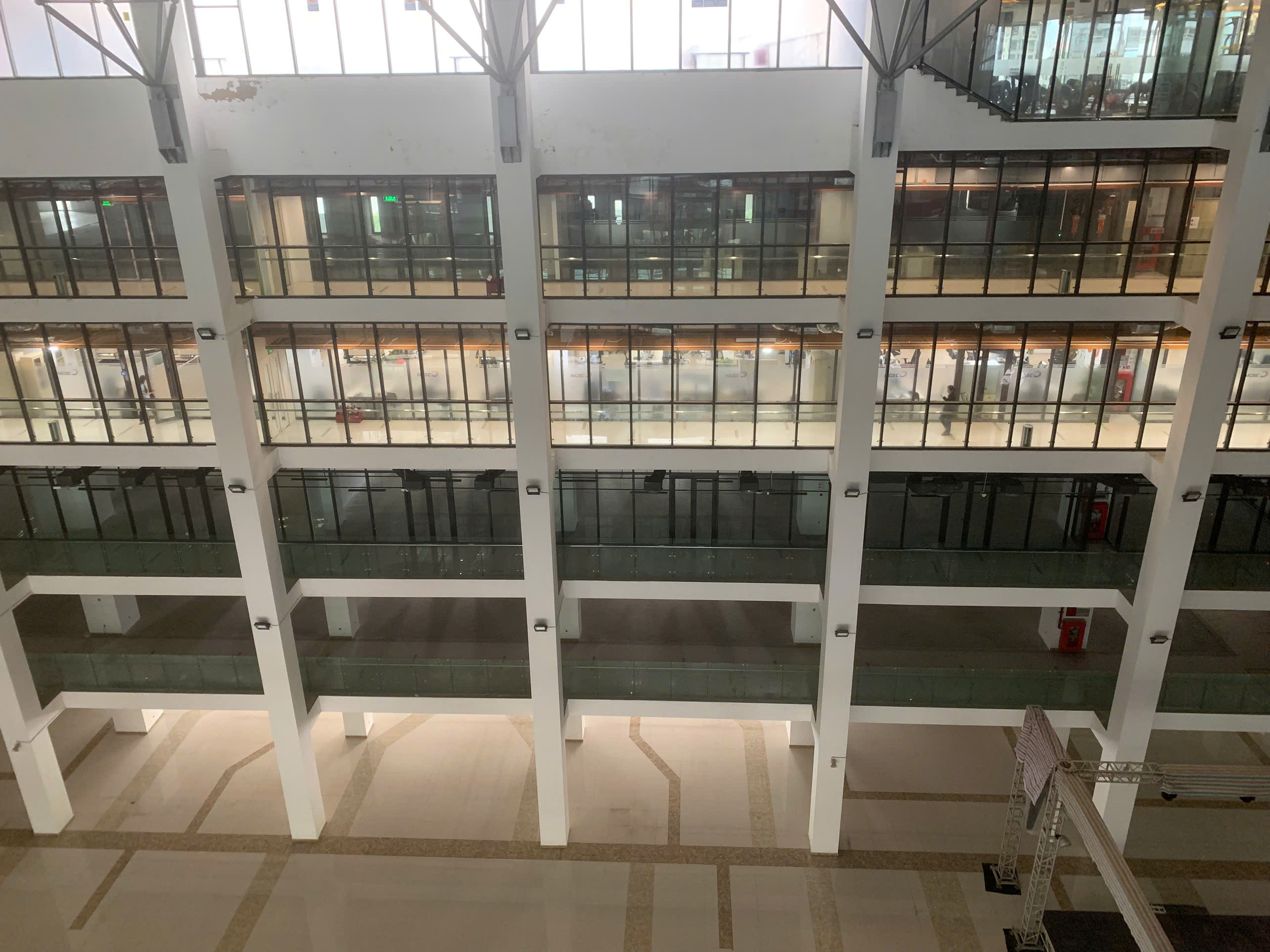 CHO THUÊ VĂN PHÒNG TIÊU CHUẨN HẠNG A – KHỐI ĐẾ TÒA 6TH ELEMENT 3