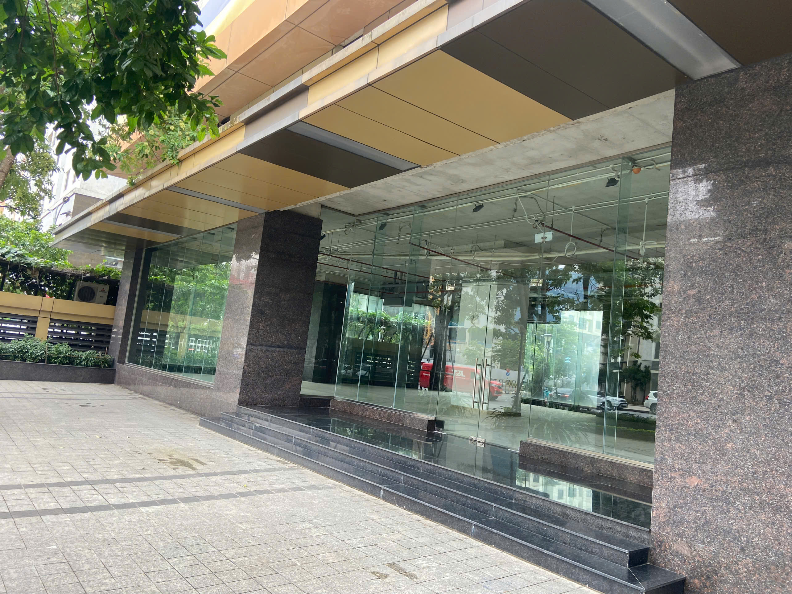 CHO THUÊ VĂN PHÒNG & MẶT BẰNG KINH DOANH – KHỐI ĐẾ TÒA 6TH ELEMENT 6