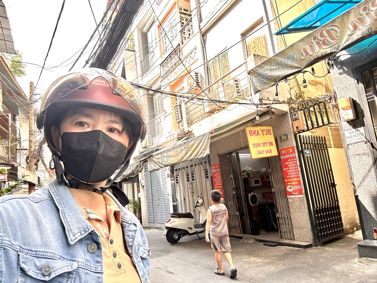 NHỈNH 4T CÓ NGAY NHÀ MT Đ.SÔ- XE HƠI ĐẬU CỬA- THÔNG RA KHÁNH HỘI- TÔN THẤT THUYẾT- ĐẾN BẾN VĂN ĐỒN. 5