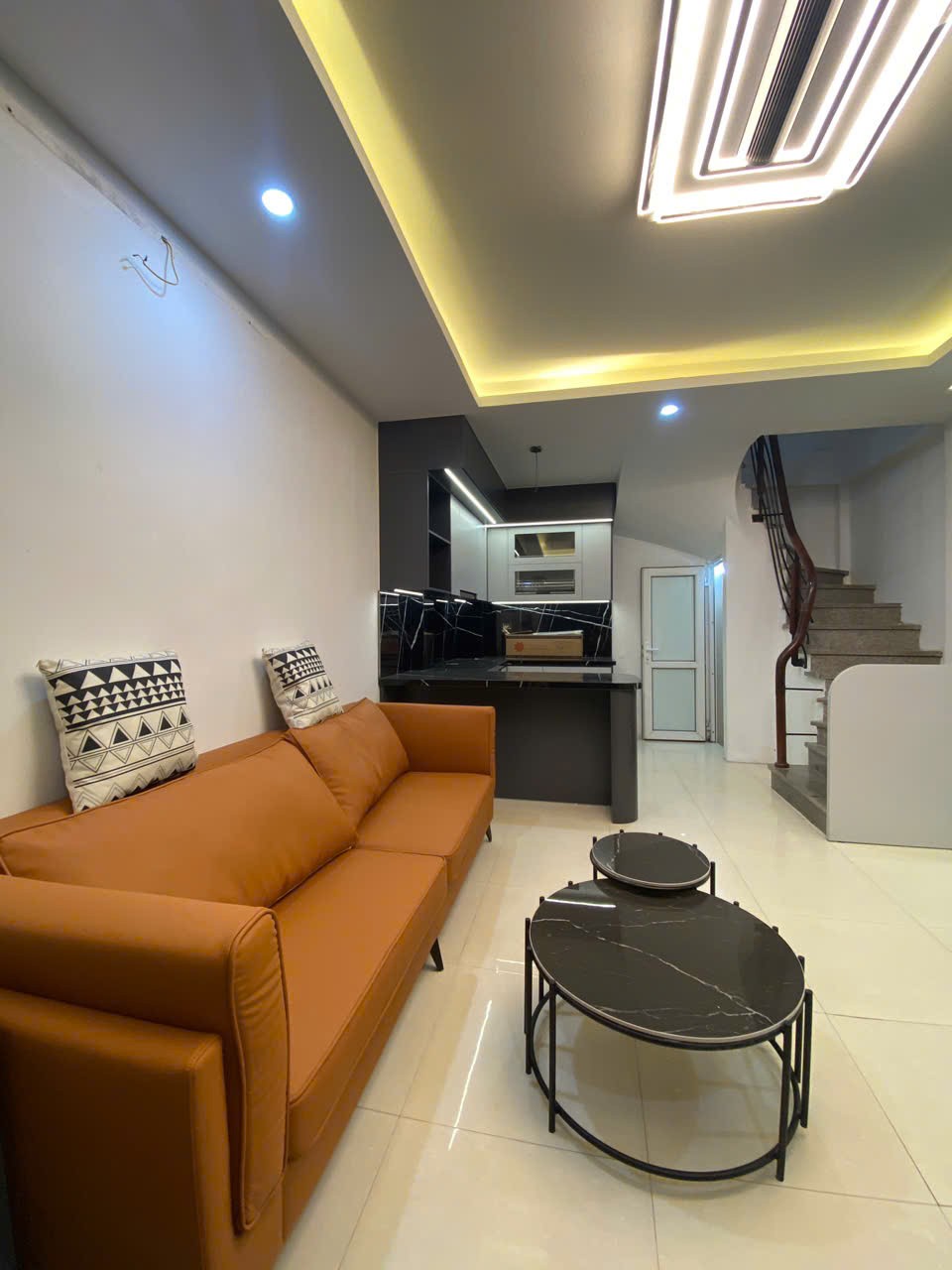 NGỌC THỤY – NHÀ MỚI ĐẸP – FULL NỘI THẤT – Ô TÔ QUA CỔNG 4