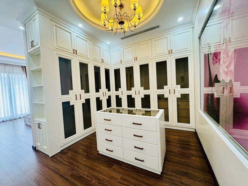 Bán gấp trong 15 ngày 76,5m2 nhà 8 tầng thang máy mặt ngõ 68/79 Nguyễn Văn Linh. Đường 3 ô tô tránh 4