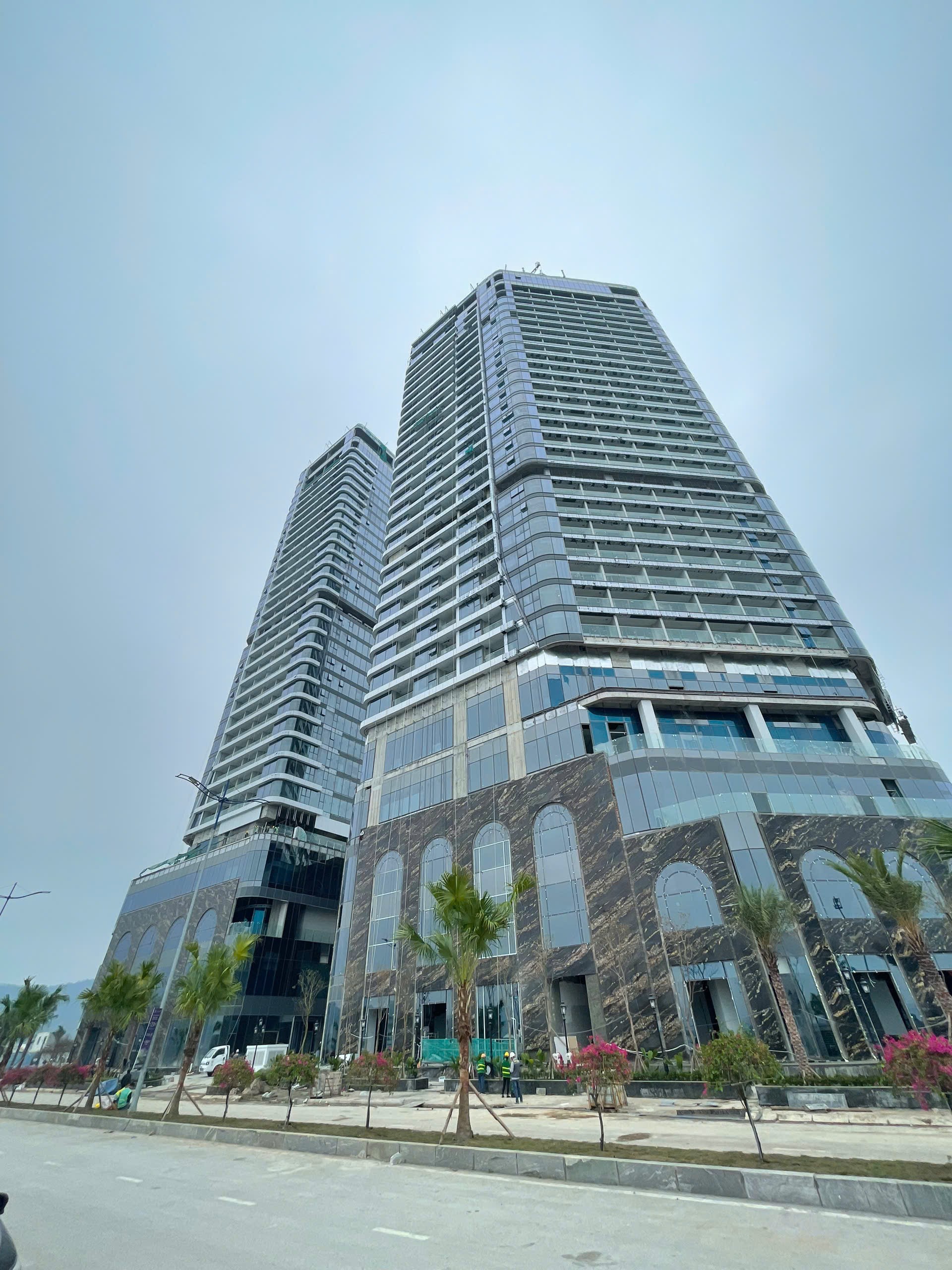 Căn ngoại giao toà A đẹp nhất Crystal Vân Đồn 38m² tầng trung, chỉ 400 triệu ký HĐMB. Giá chỉ 2.3tỷ