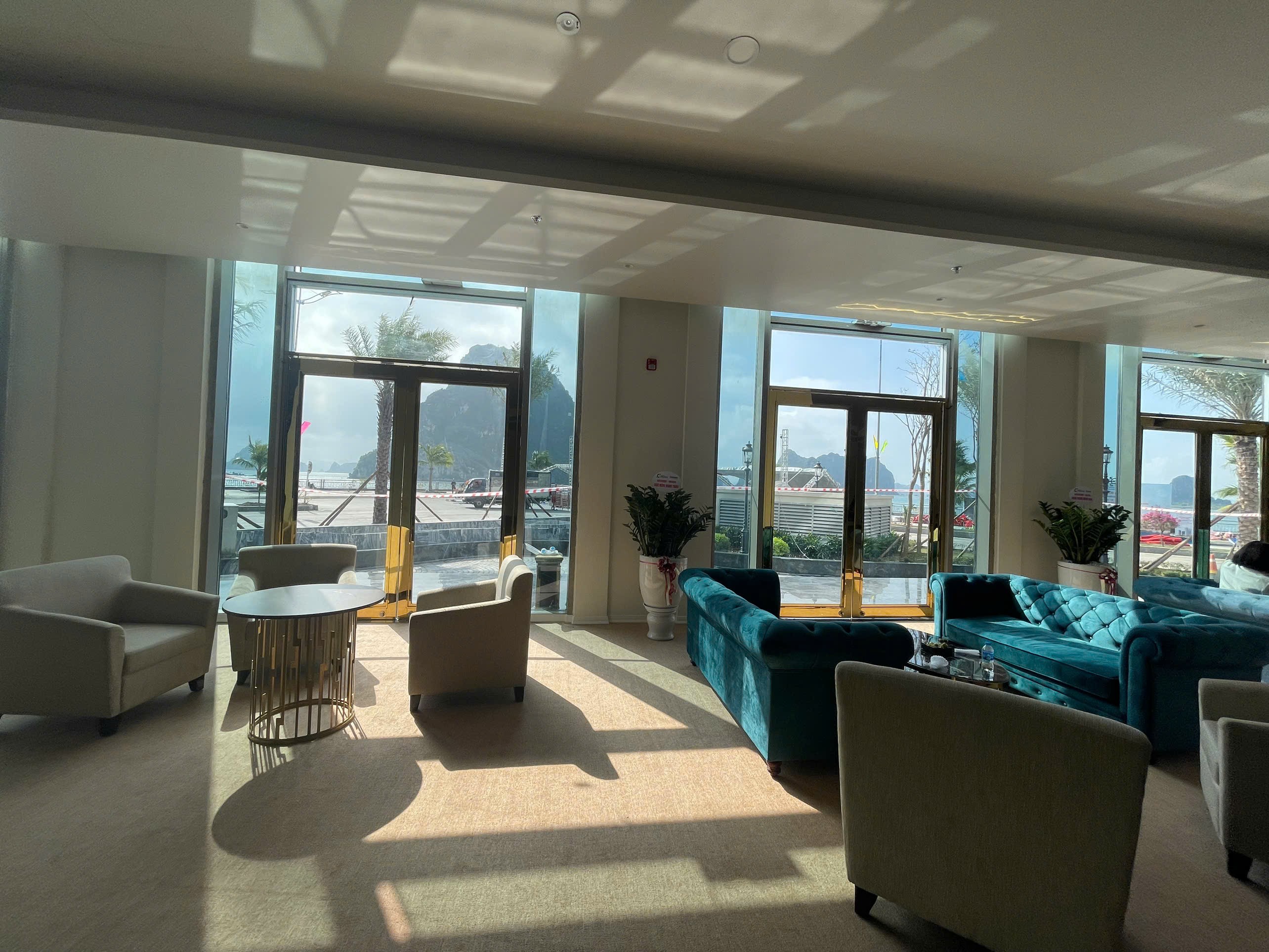 Căn ngoại giao toà A đẹp nhất Crystal Vân Đồn 34m² tầng trung, chỉ 400 triệu ký HĐMB. Giá chỉ 2.3tỷ 2