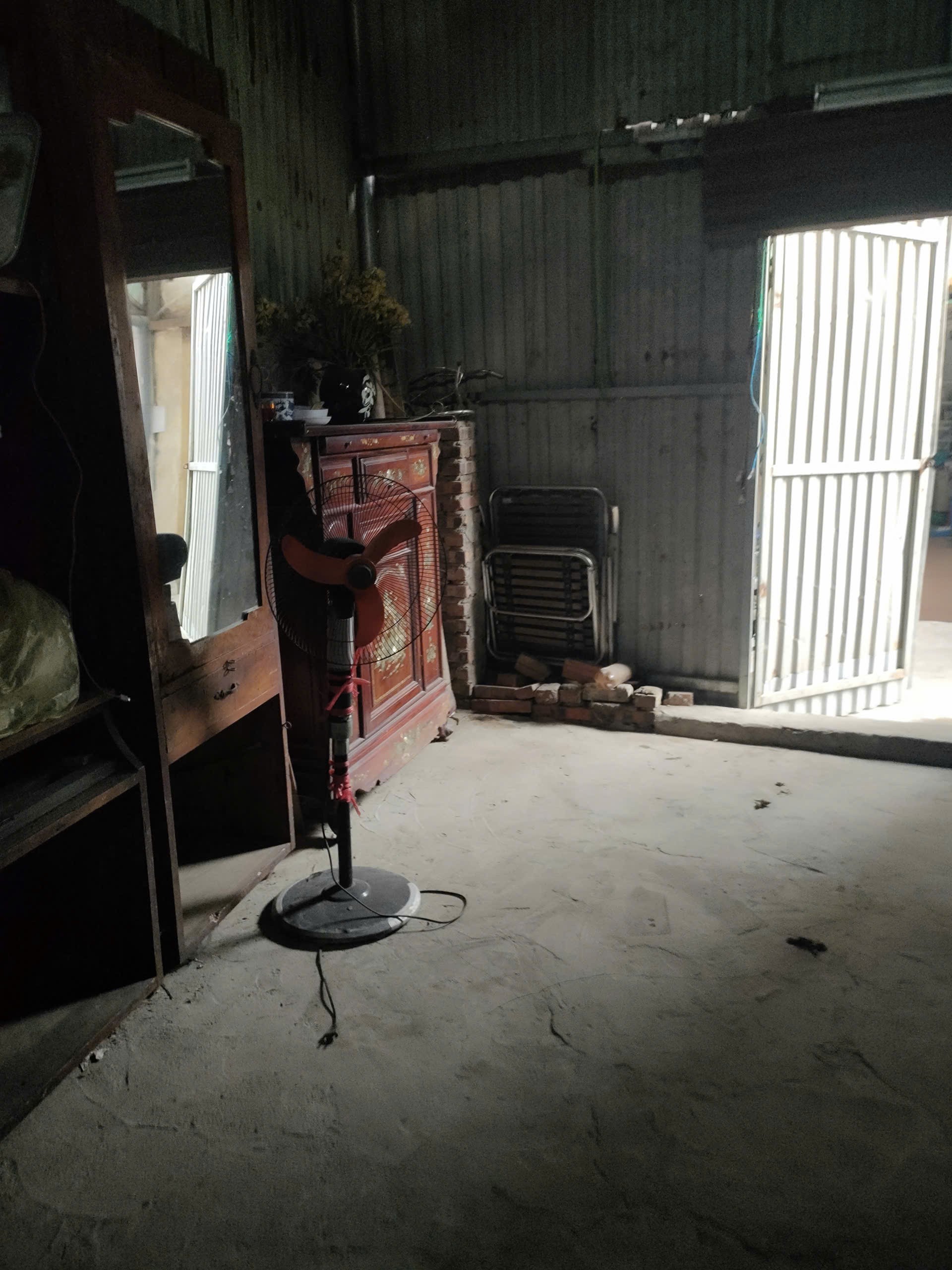 Bán gấp giá rẻ Giải Phóng 31m, 1.5 tầng, mặt tiền 4.5m, hạ chào thêm 220tr còn 780 triệu, Hoàng 2