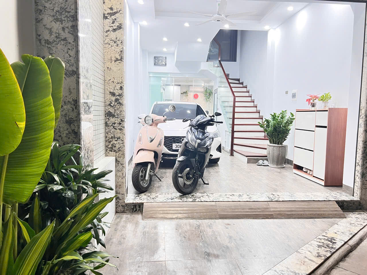 TẤT TAY TRẬN U23 VN - TQ: Bán tháo nhà ngõ 137 Việt Hưng 47m2 x 5T, GIẢM GIÁ 'SỐC' ĐỂ CỨU CHỦ!