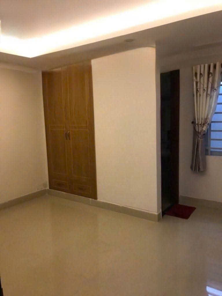 NHÀ 3 TẦNG - 4 PN - HẺM ÔTÔ - SÁT HOÀNG DIỆU 2 - ĐH NGÂN HÀNG 4