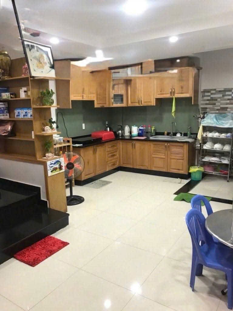 NHÀ 3 TẦNG - 4 PN - HẺM ÔTÔ - SÁT HOÀNG DIỆU 2 - ĐH NGÂN HÀNG 2