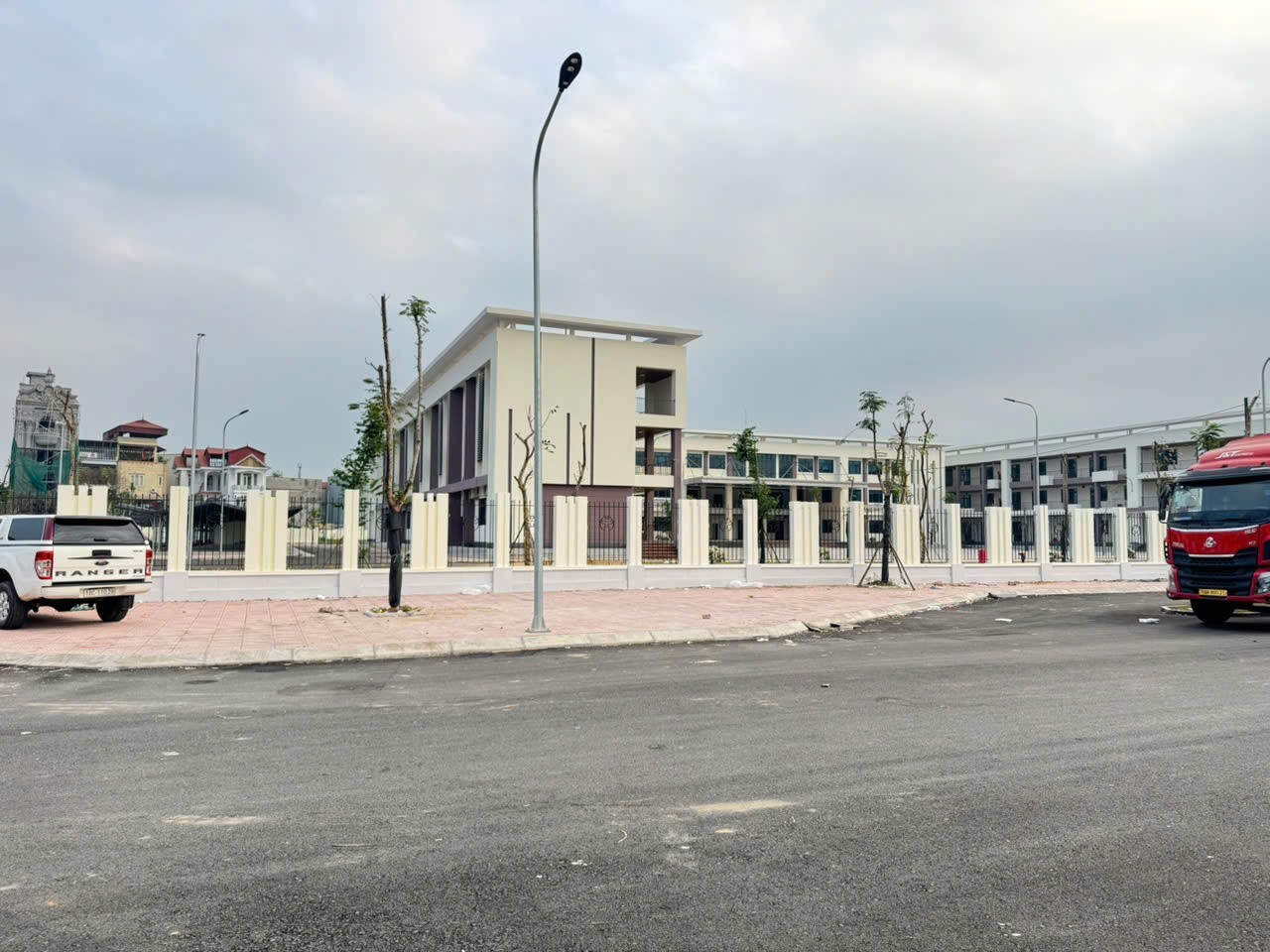 Bán mảnh đất 2 mặt tiền tổ 6, Quang Minh, Mê Linh, ngõ oto. Cách KCN chỉ vài trăm mét