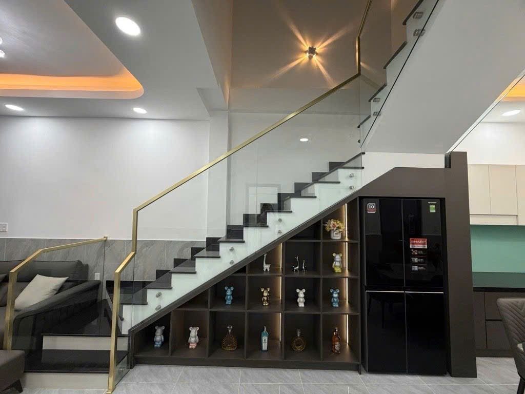 BÁN NHÀ HẺM XE HƠI 160 NGUYỄN VĂN QUỲ 3